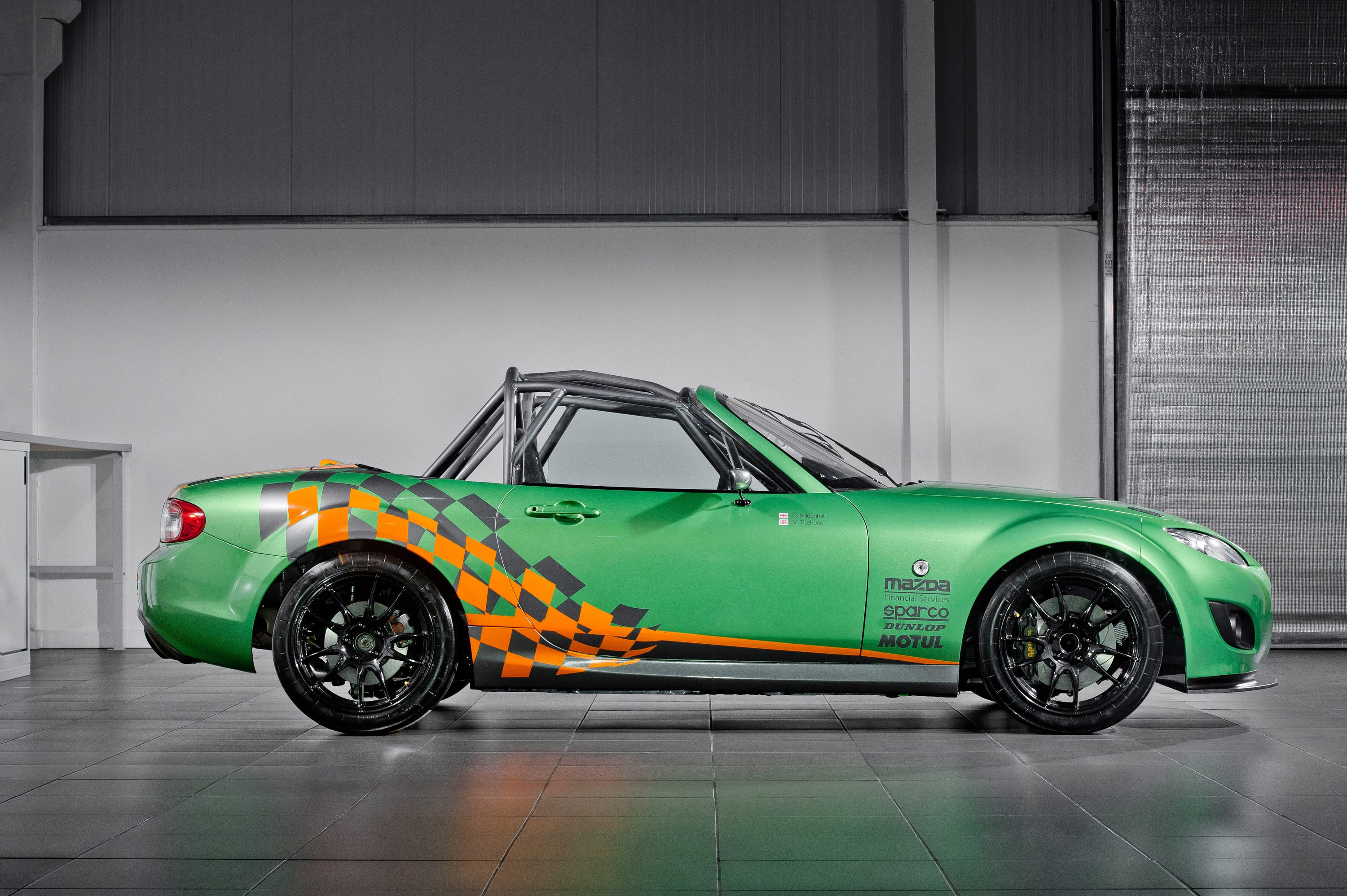 Mazda MX-5 GT Race Car photo #2