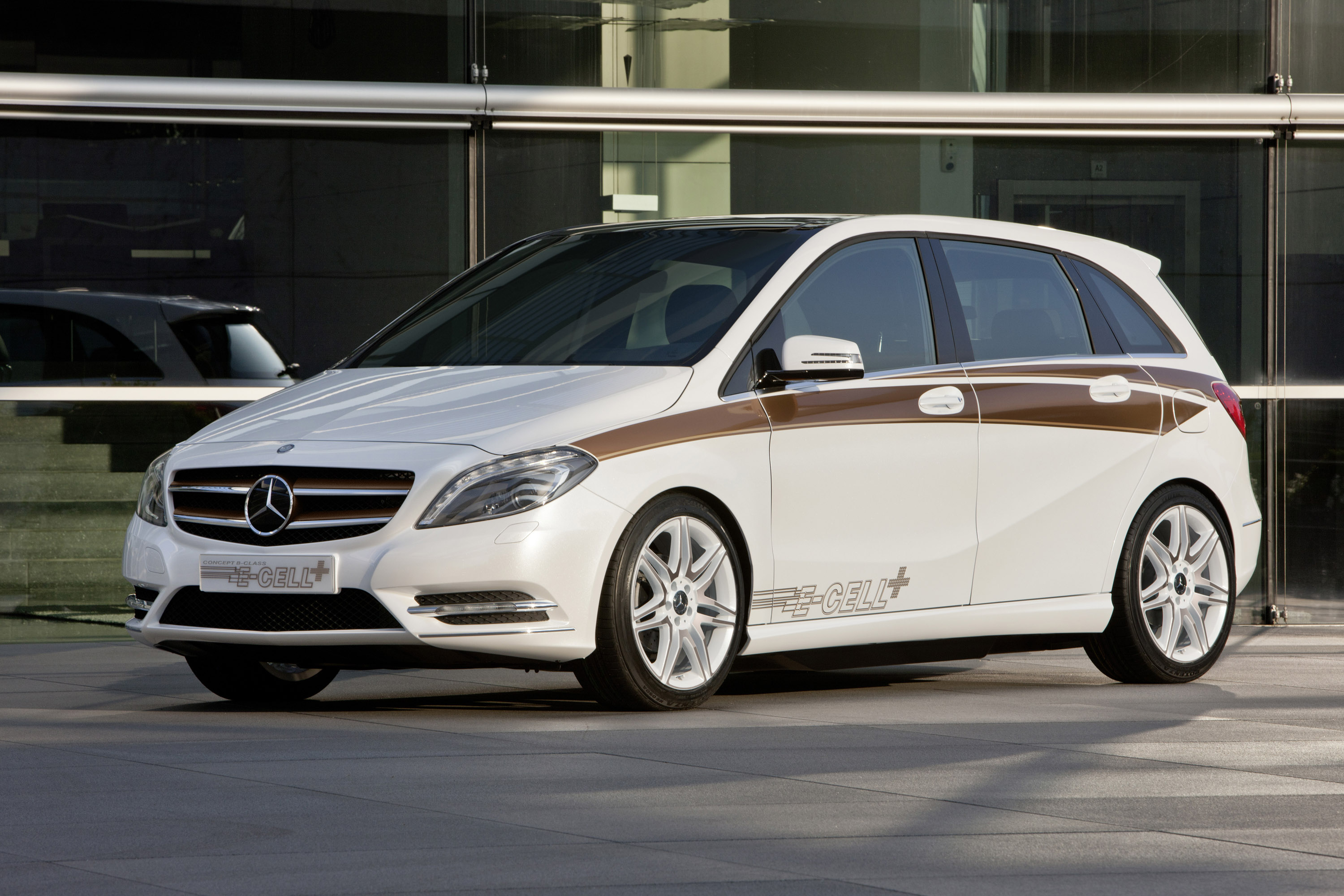 Mercedes-Benz B-Class E-CELL Plus Concept photo #3