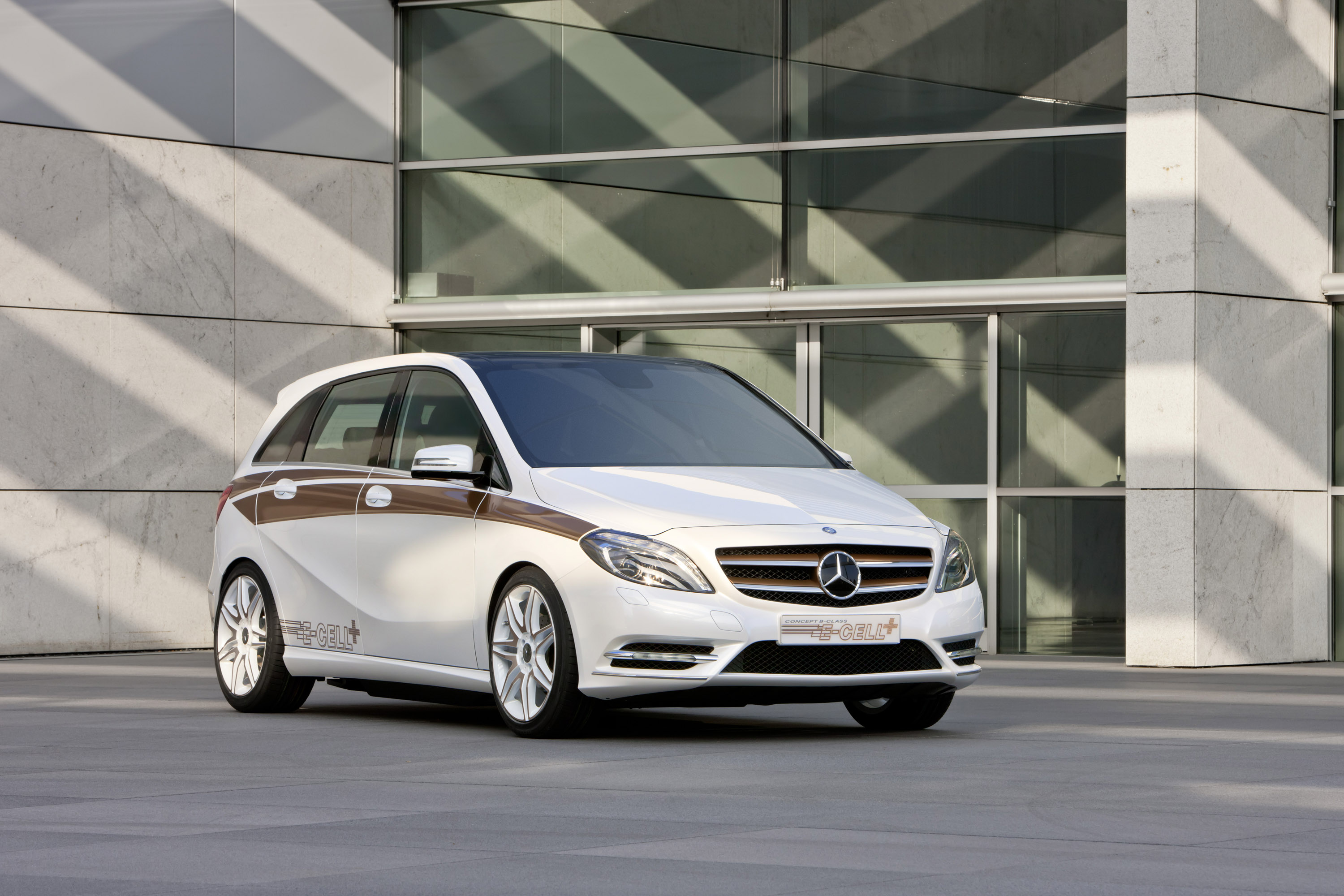 Mercedes-Benz B-Class E-CELL Plus Concept photo #4