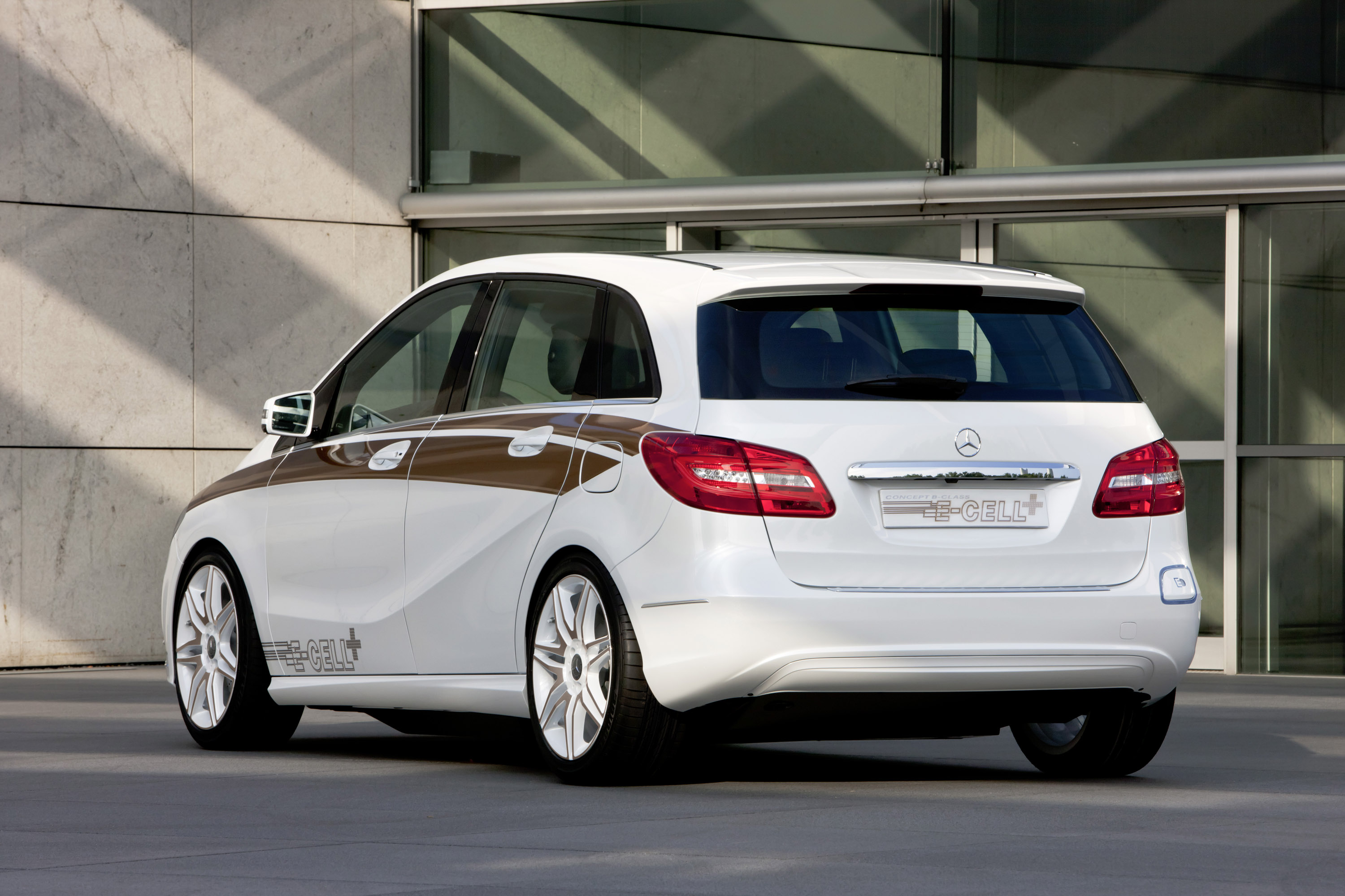 Mercedes-Benz B-Class E-CELL Plus Concept photo #16