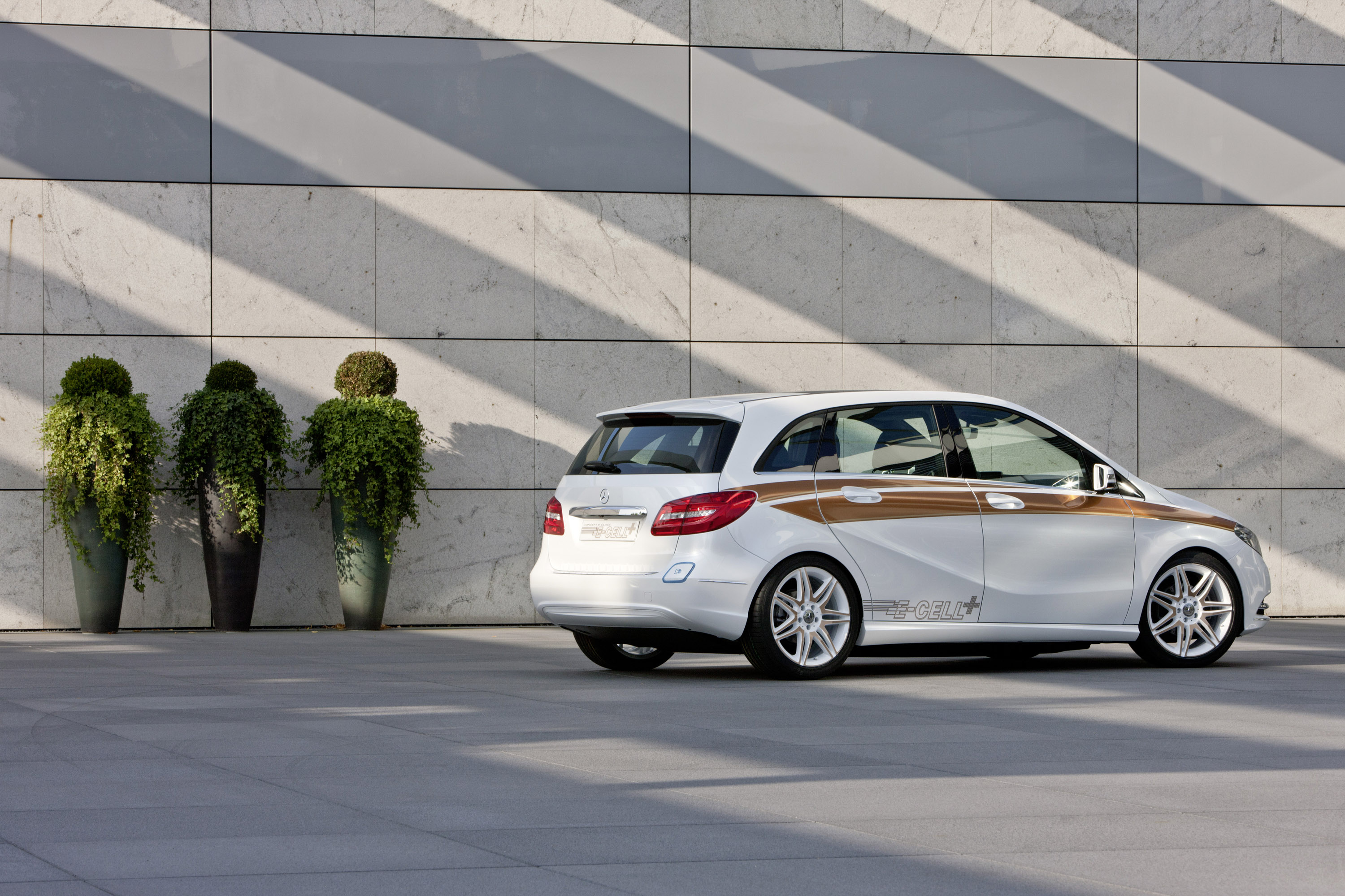Mercedes-Benz B-Class E-CELL Plus Concept photo #18