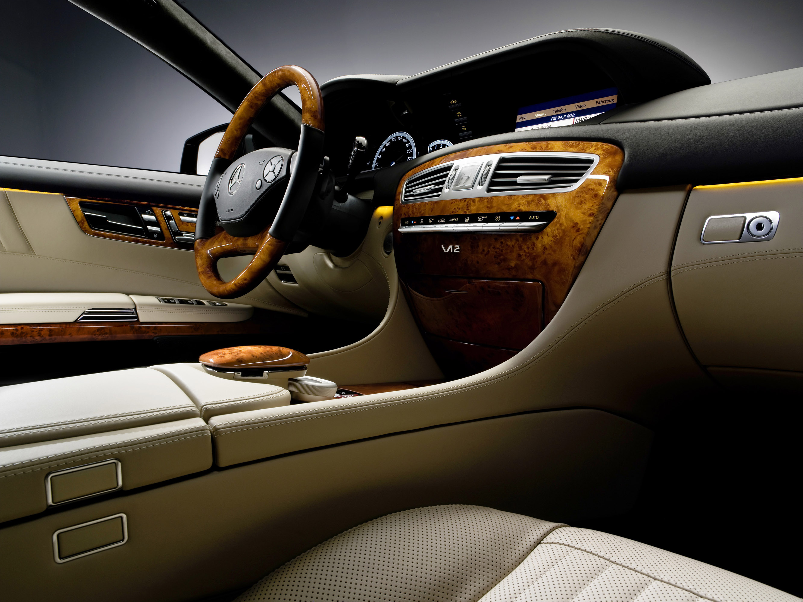 Mercedes-Benz CL-Class photo #15