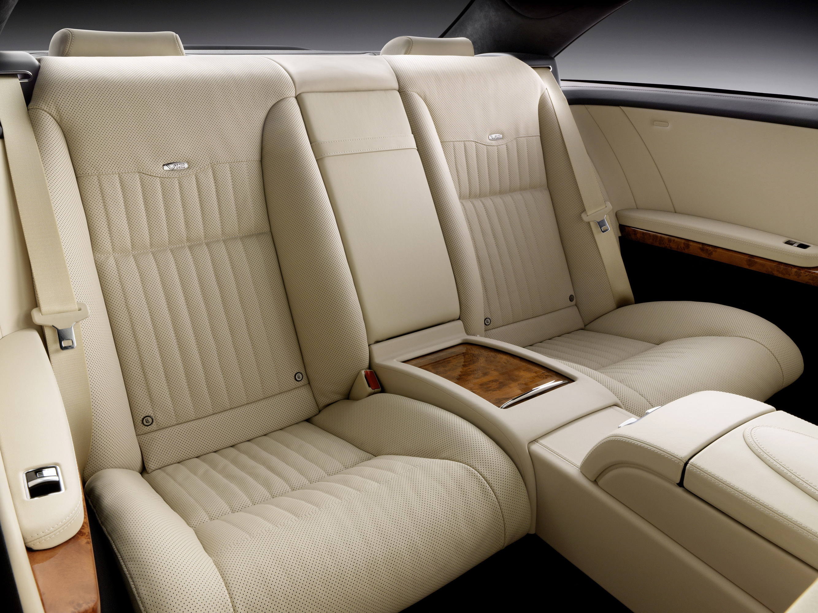 Mercedes-Benz CL-Class photo #18