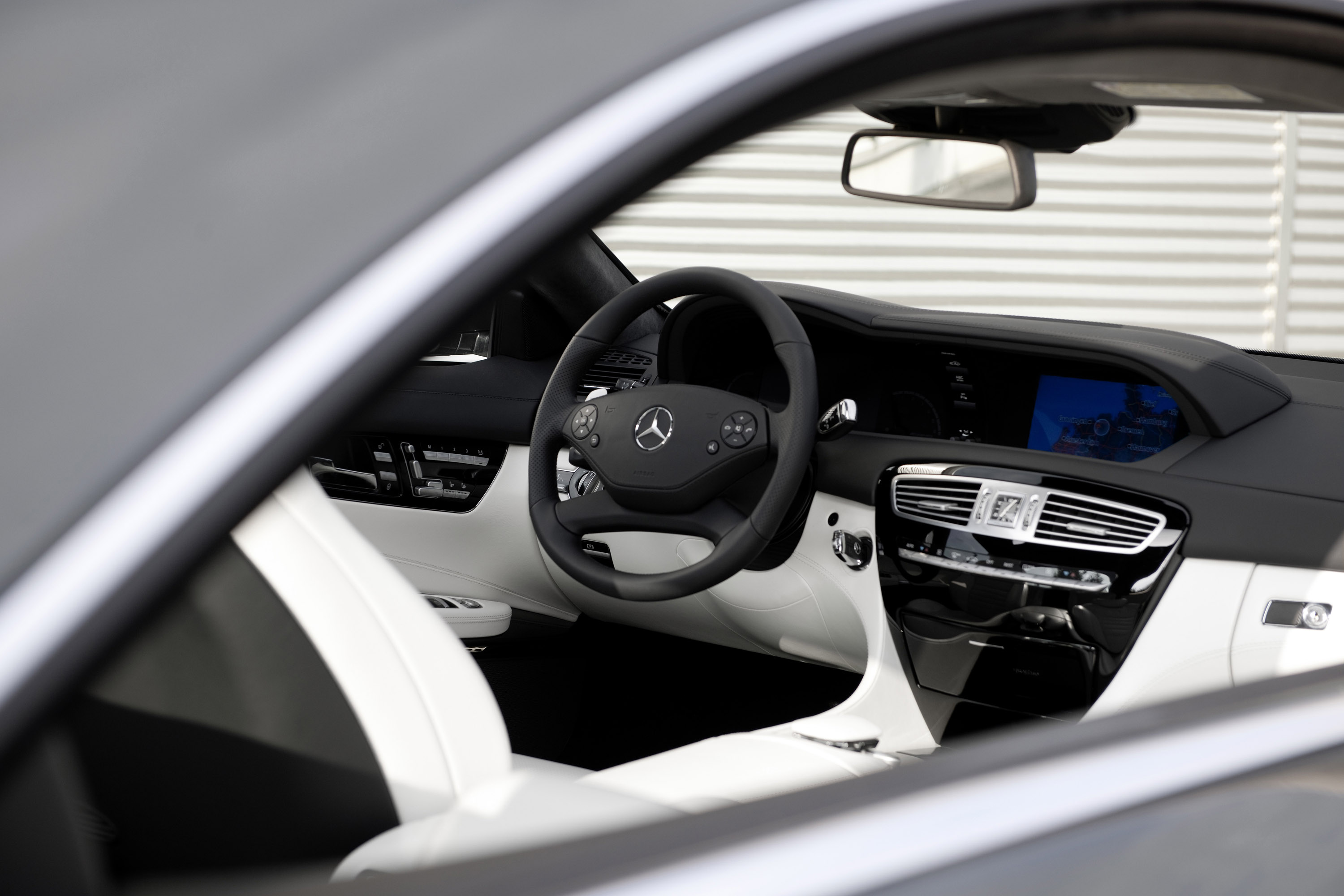 Mercedes-Benz CL63 AMG photo #43