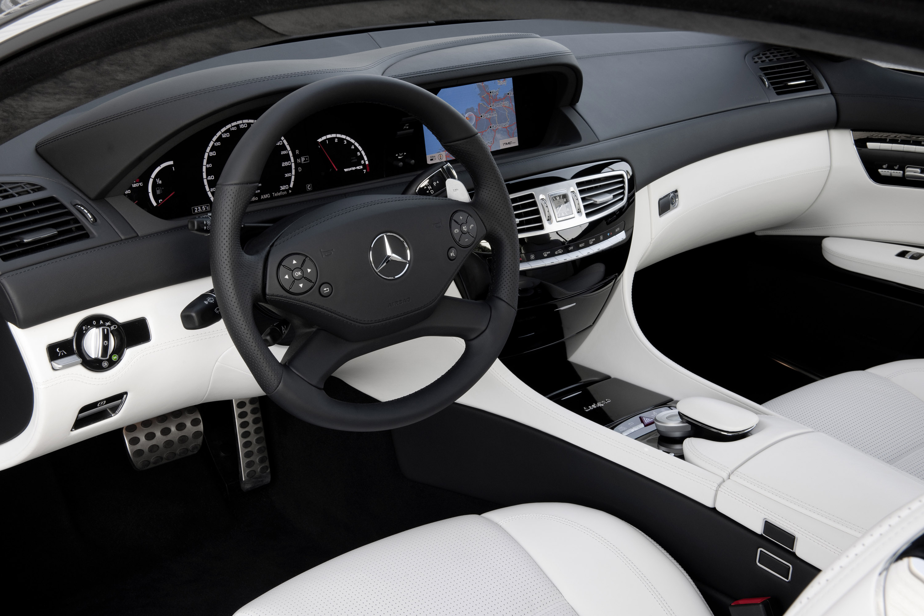 Mercedes-Benz CL63 AMG photo #45