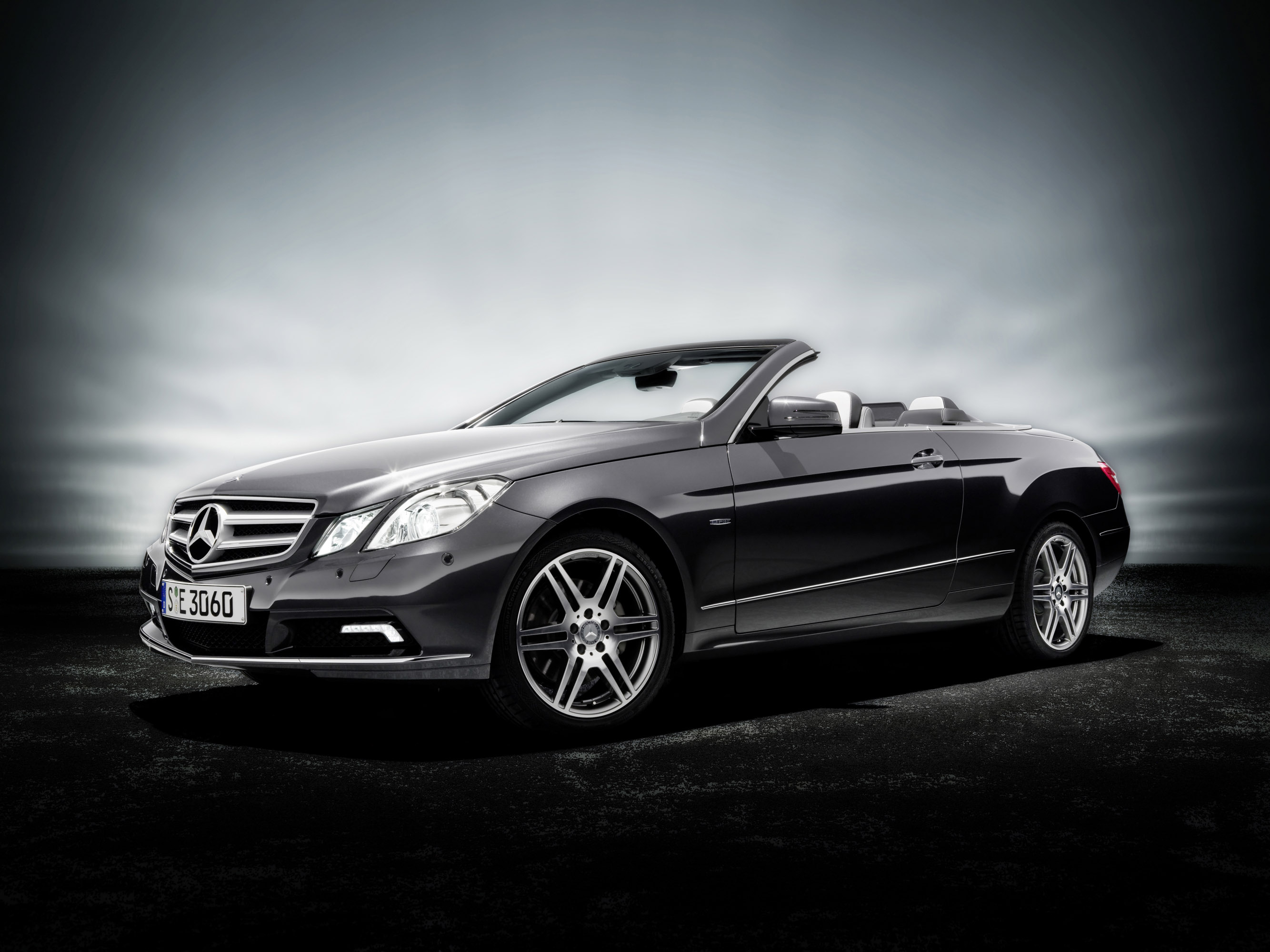 Mercedes-Benz E-Class Cabriolet photo #1