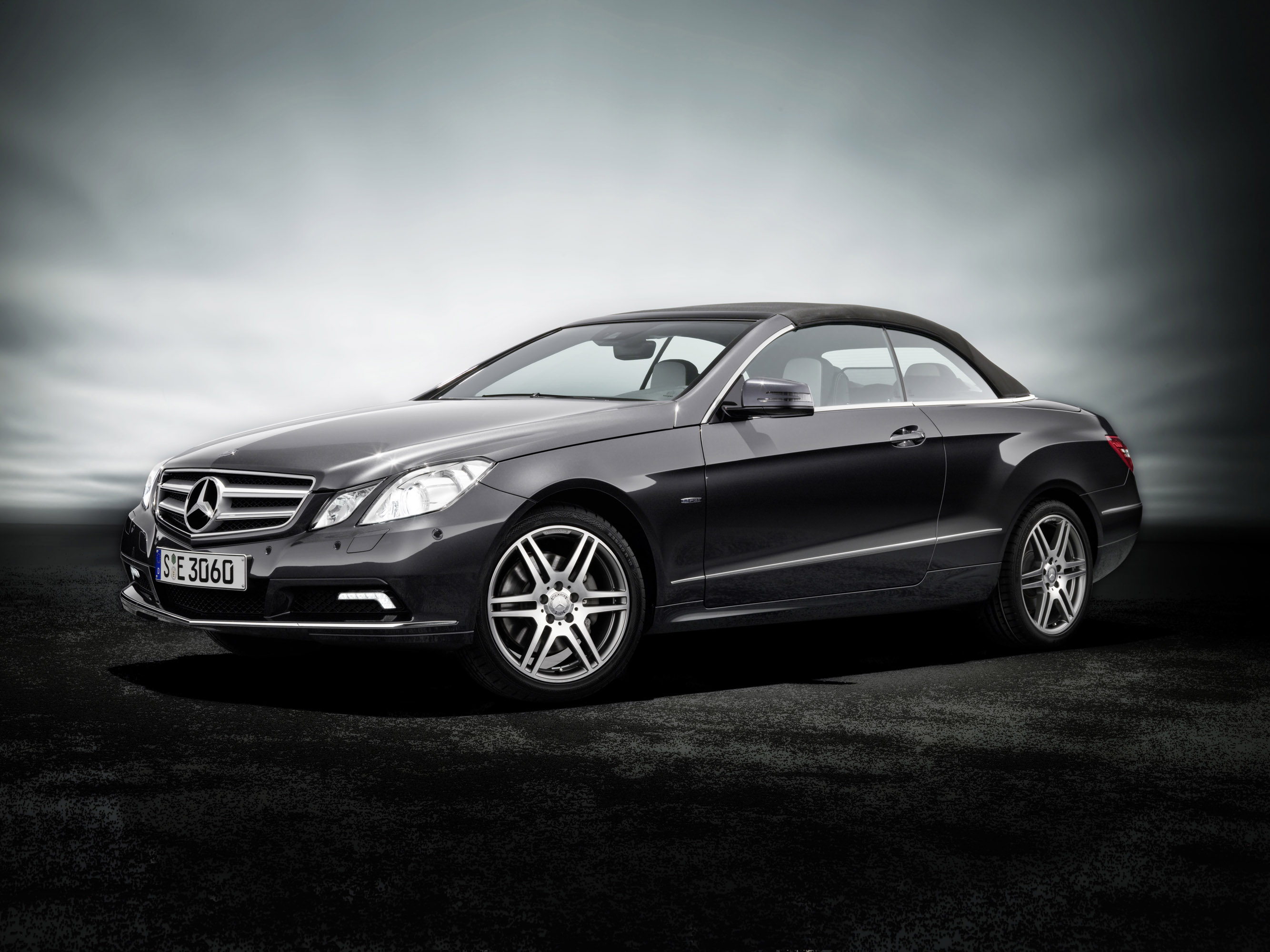 Mercedes-Benz E-Class Cabriolet photo #2