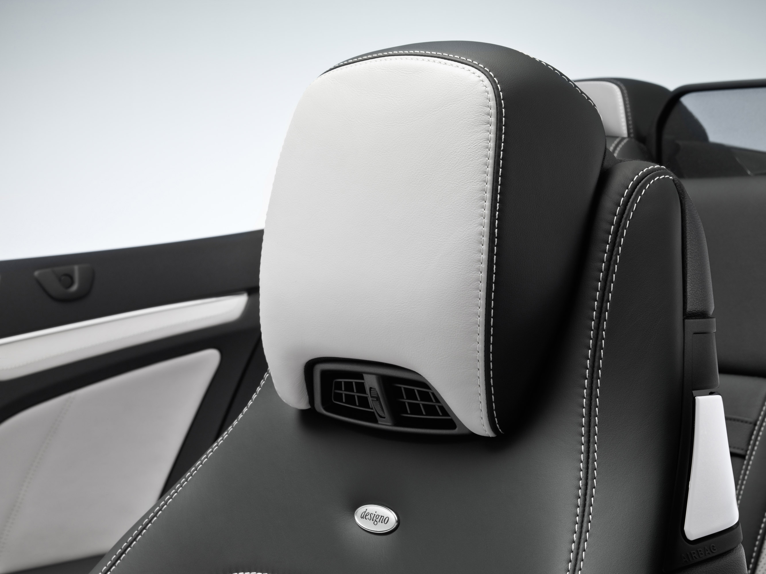 Mercedes-Benz E-Class Cabriolet photo #40