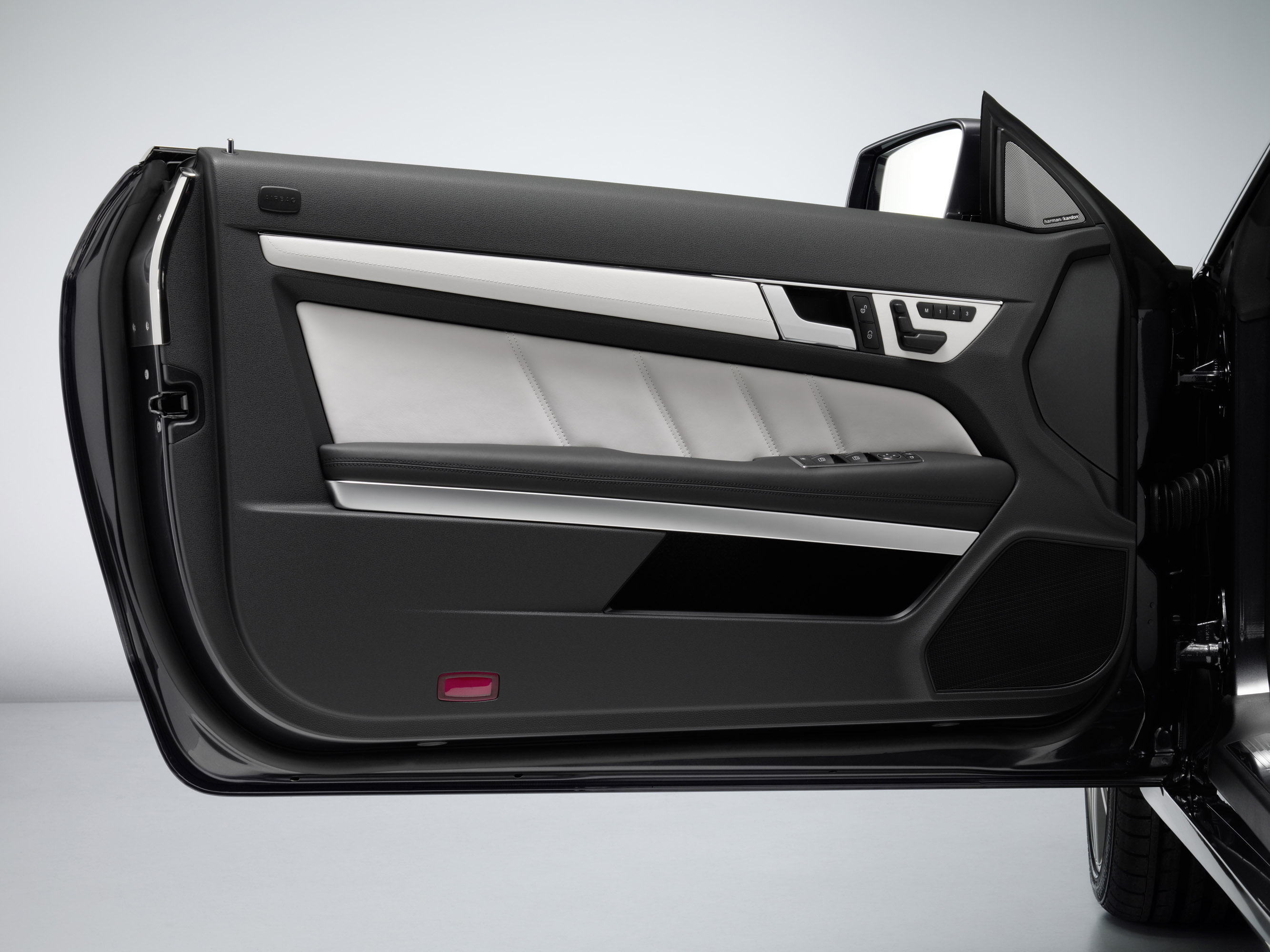 Mercedes-Benz E-Class Cabriolet photo #41