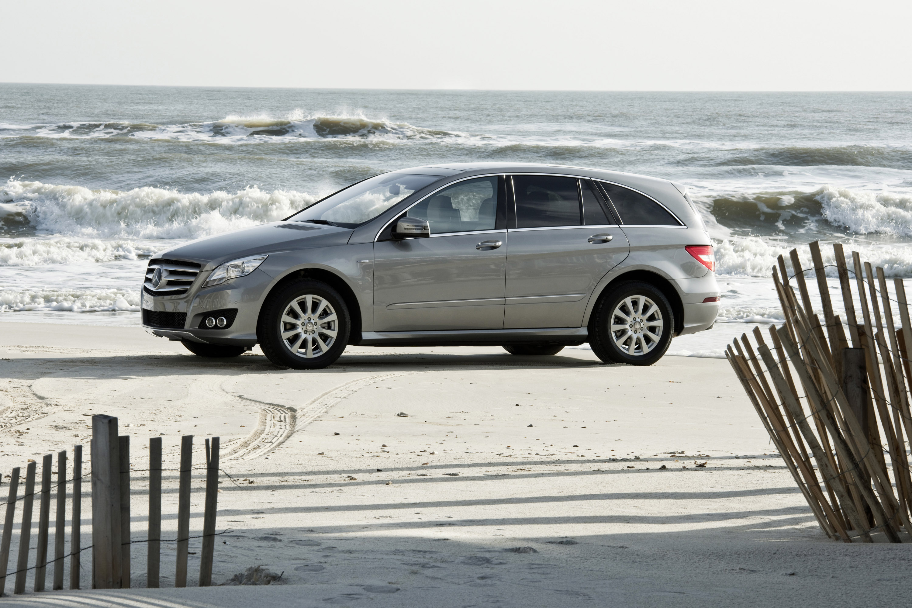 Mercedes-Benz R-Class photo #20