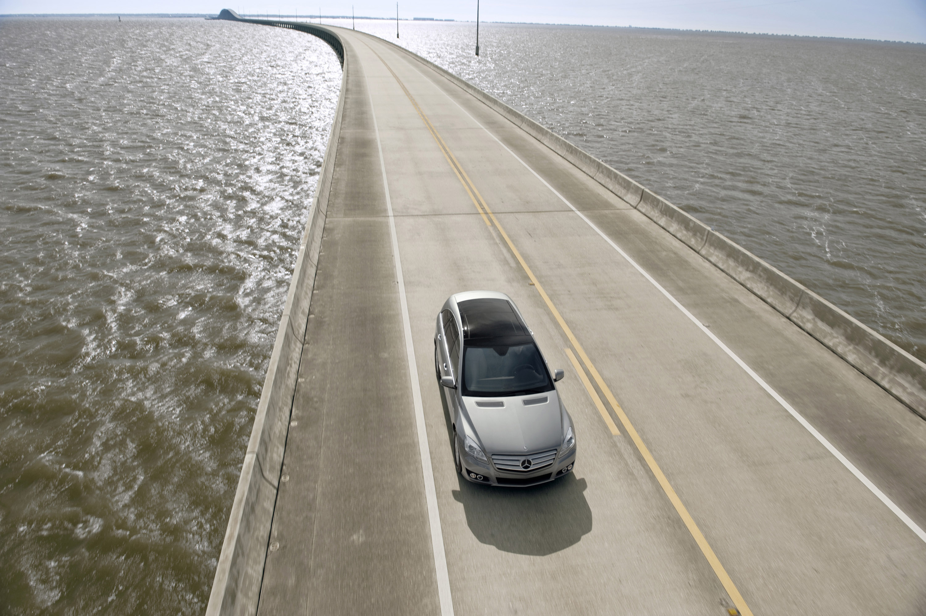 Mercedes-Benz R-Class photo #21