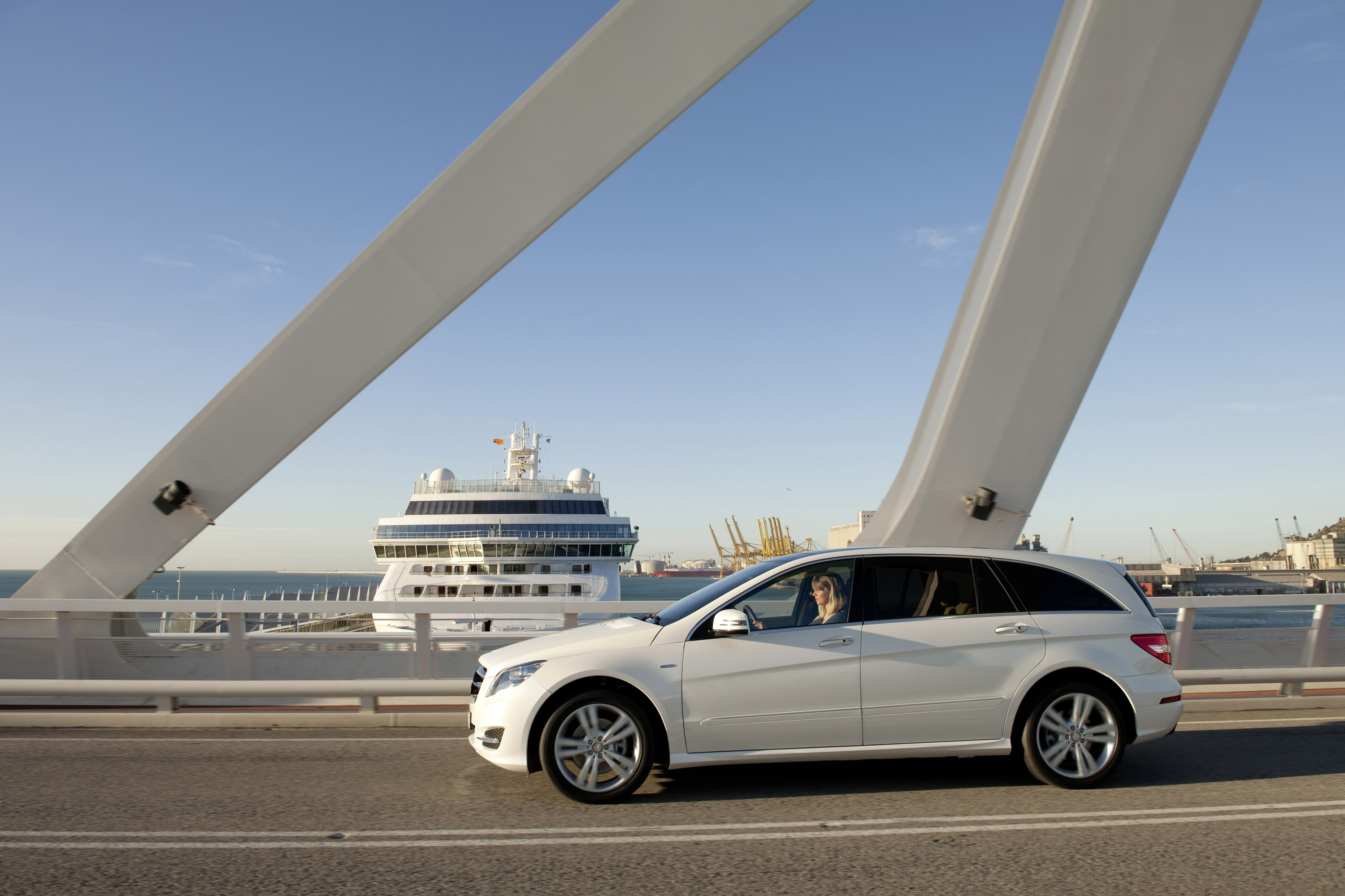 Mercedes-Benz R-Class photo #23