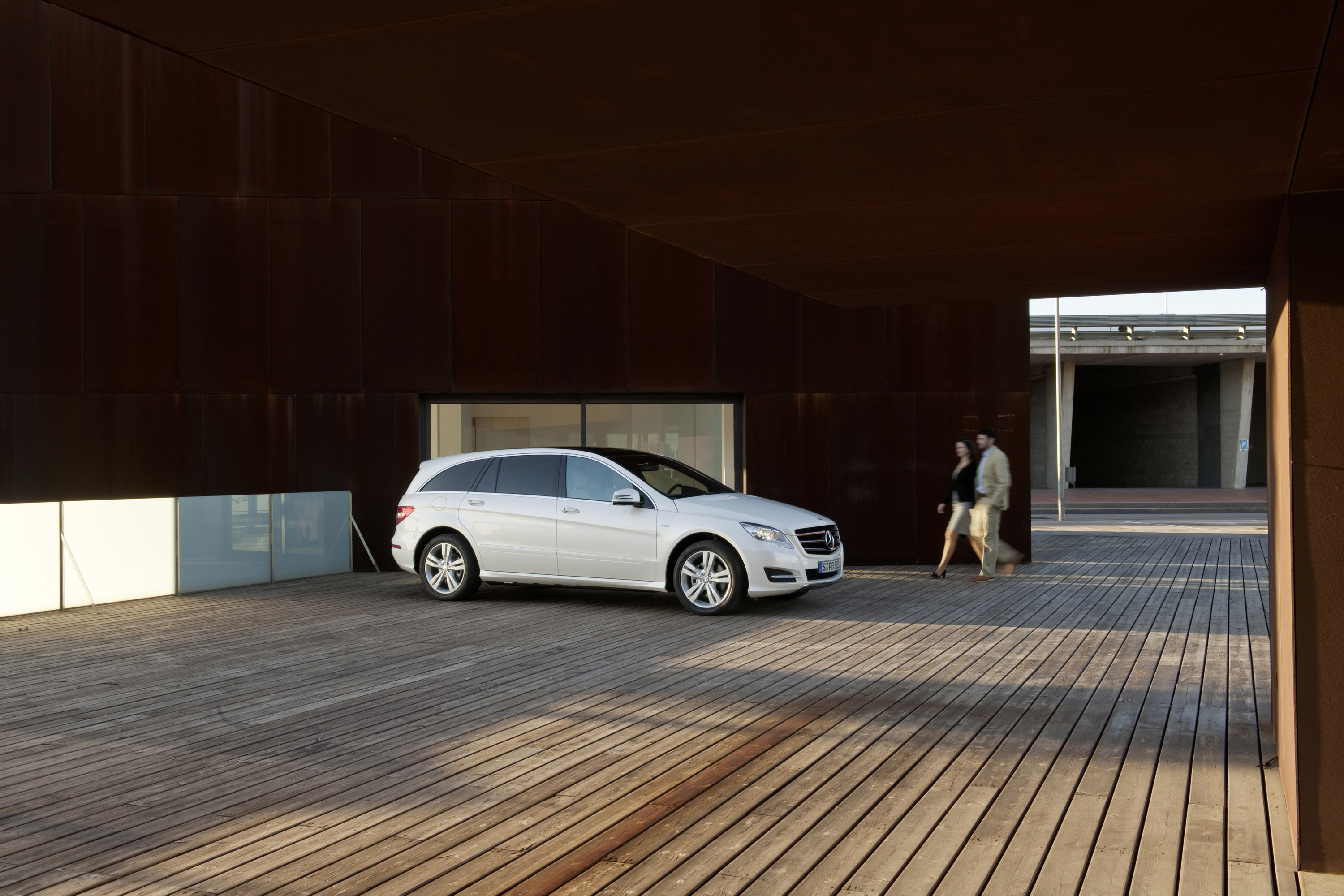 Mercedes-Benz R-Class photo #26