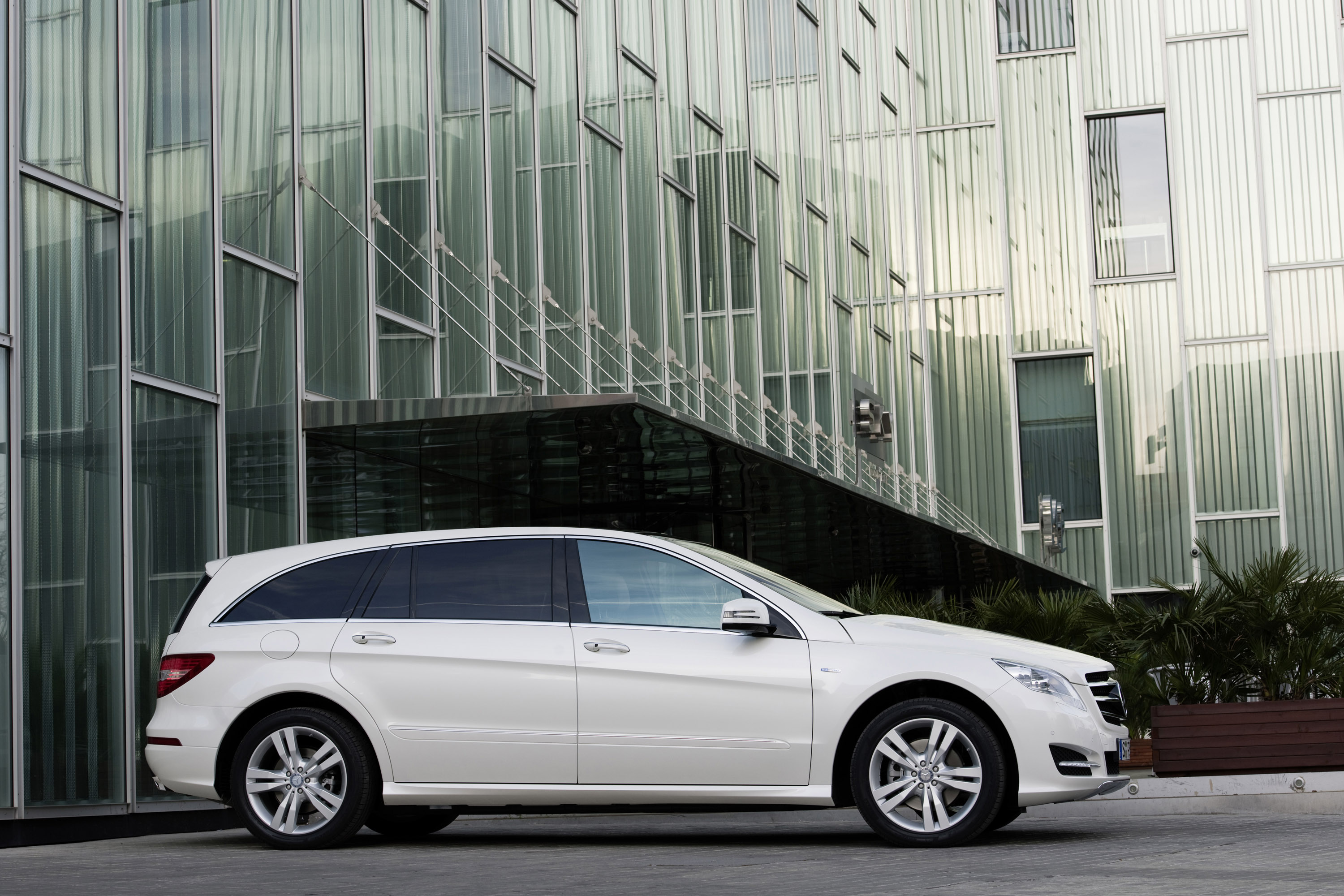 Mercedes-Benz R-Class photo #27