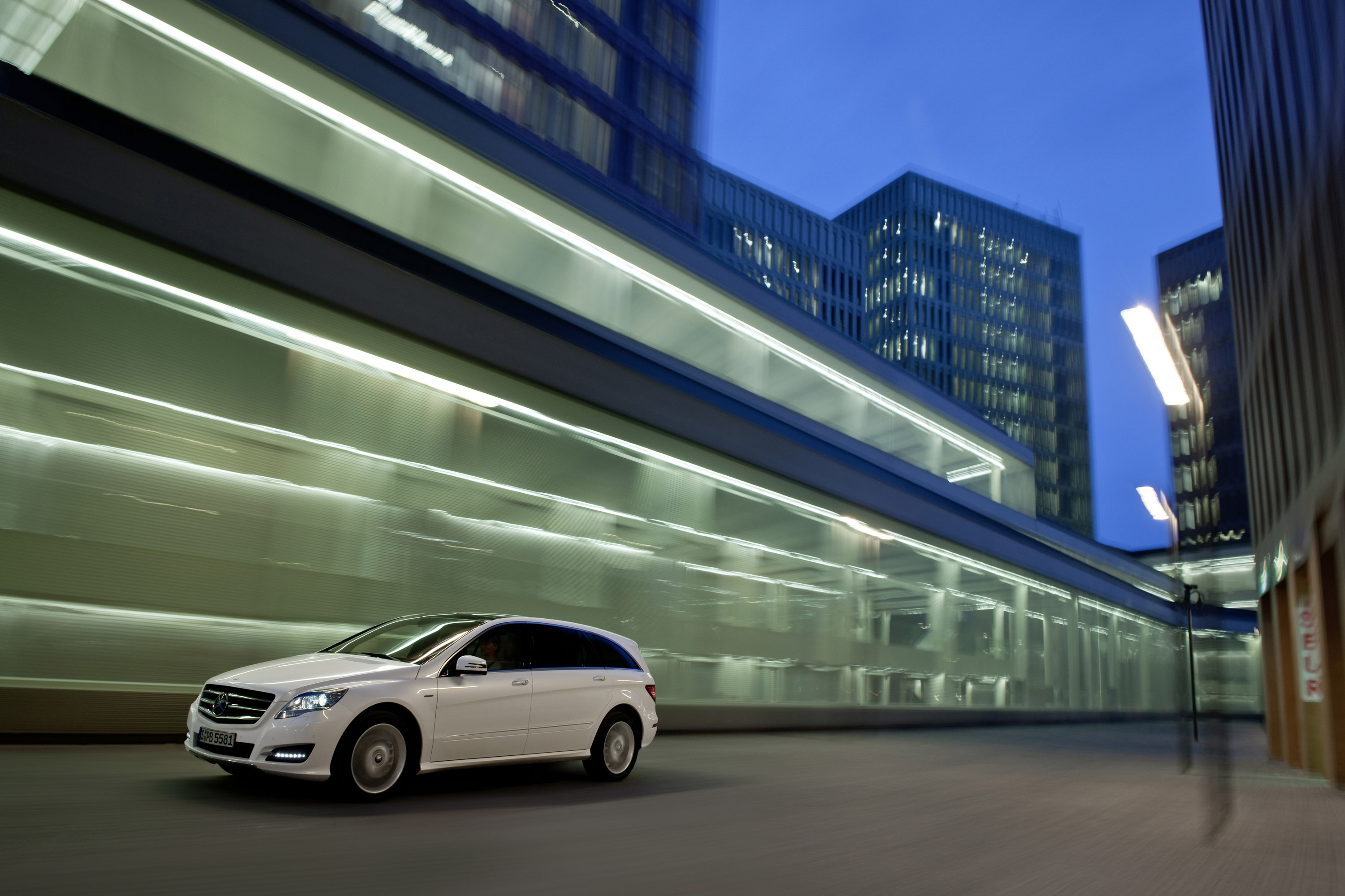 Mercedes-Benz R-Class photo #28