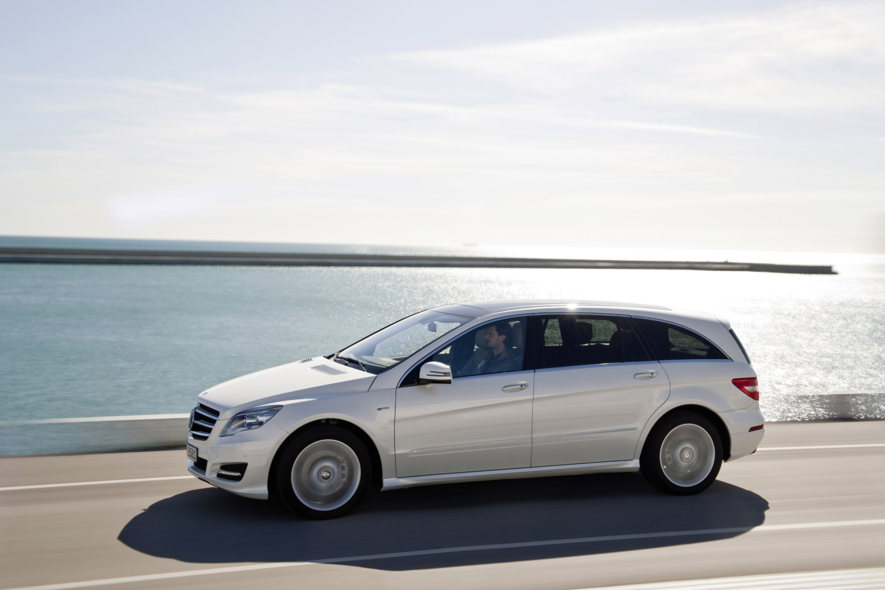 Mercedes-Benz R-Class photo #29