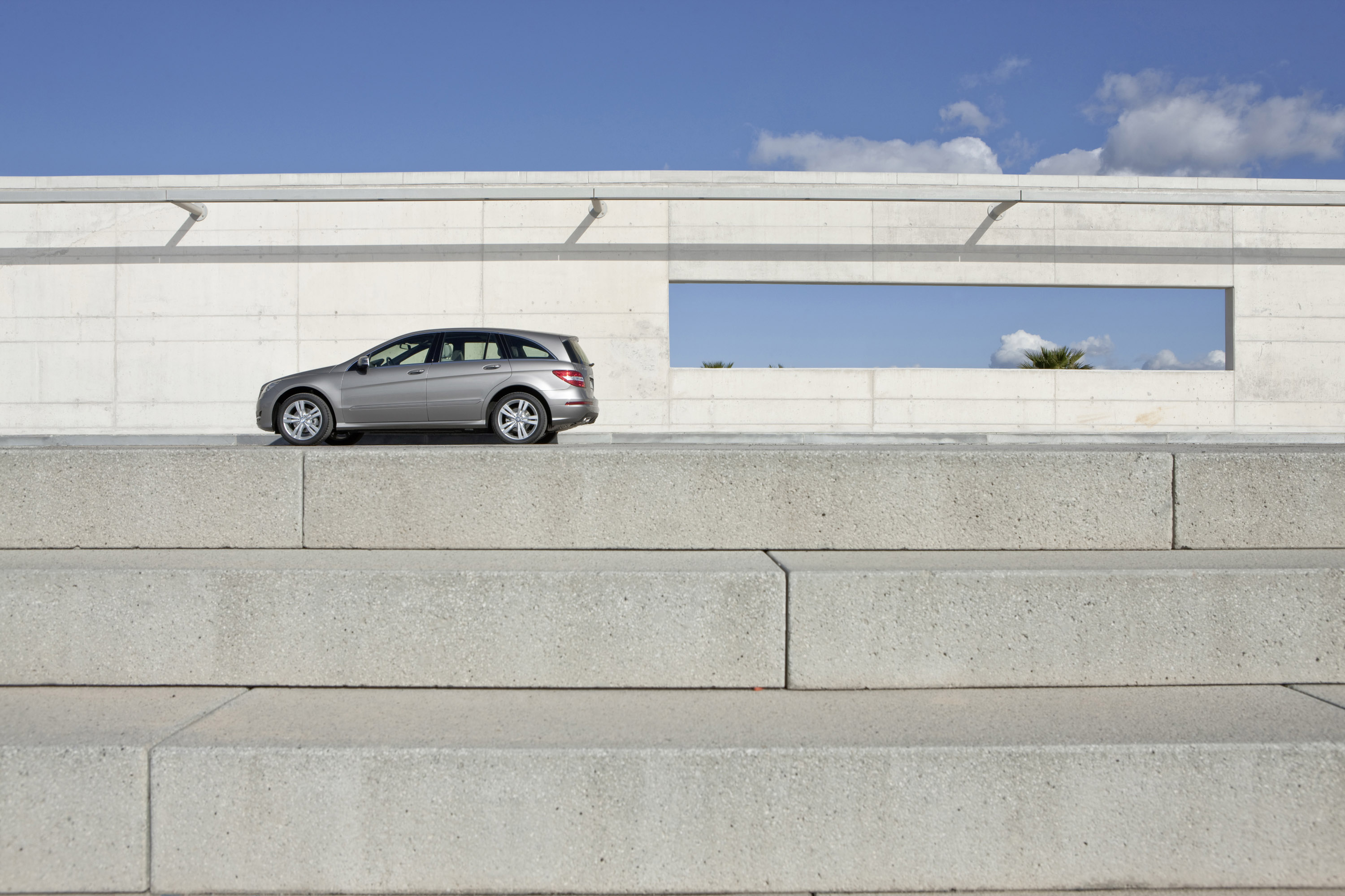 Mercedes-Benz R-Class photo #34