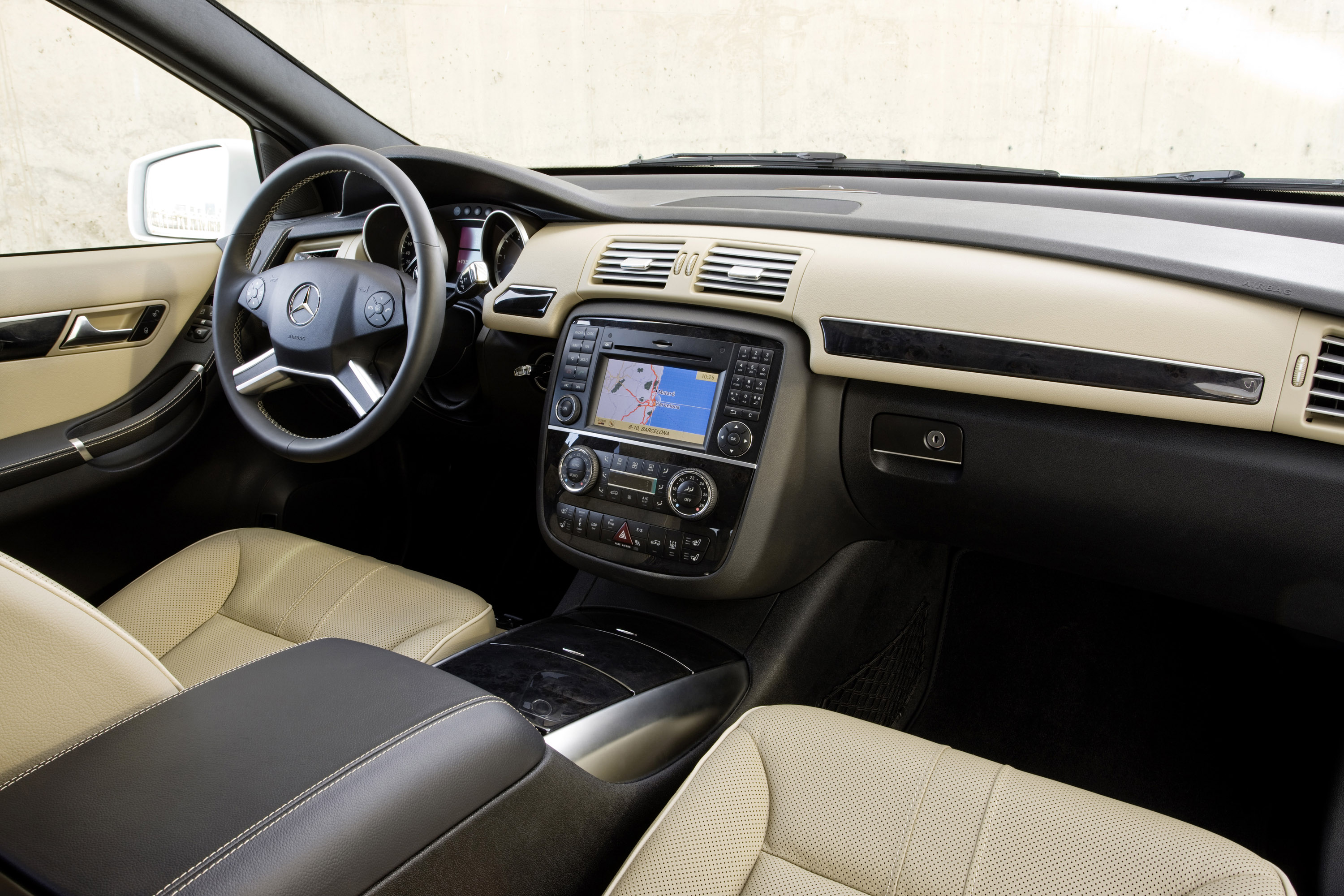 Mercedes-Benz R-Class photo #43