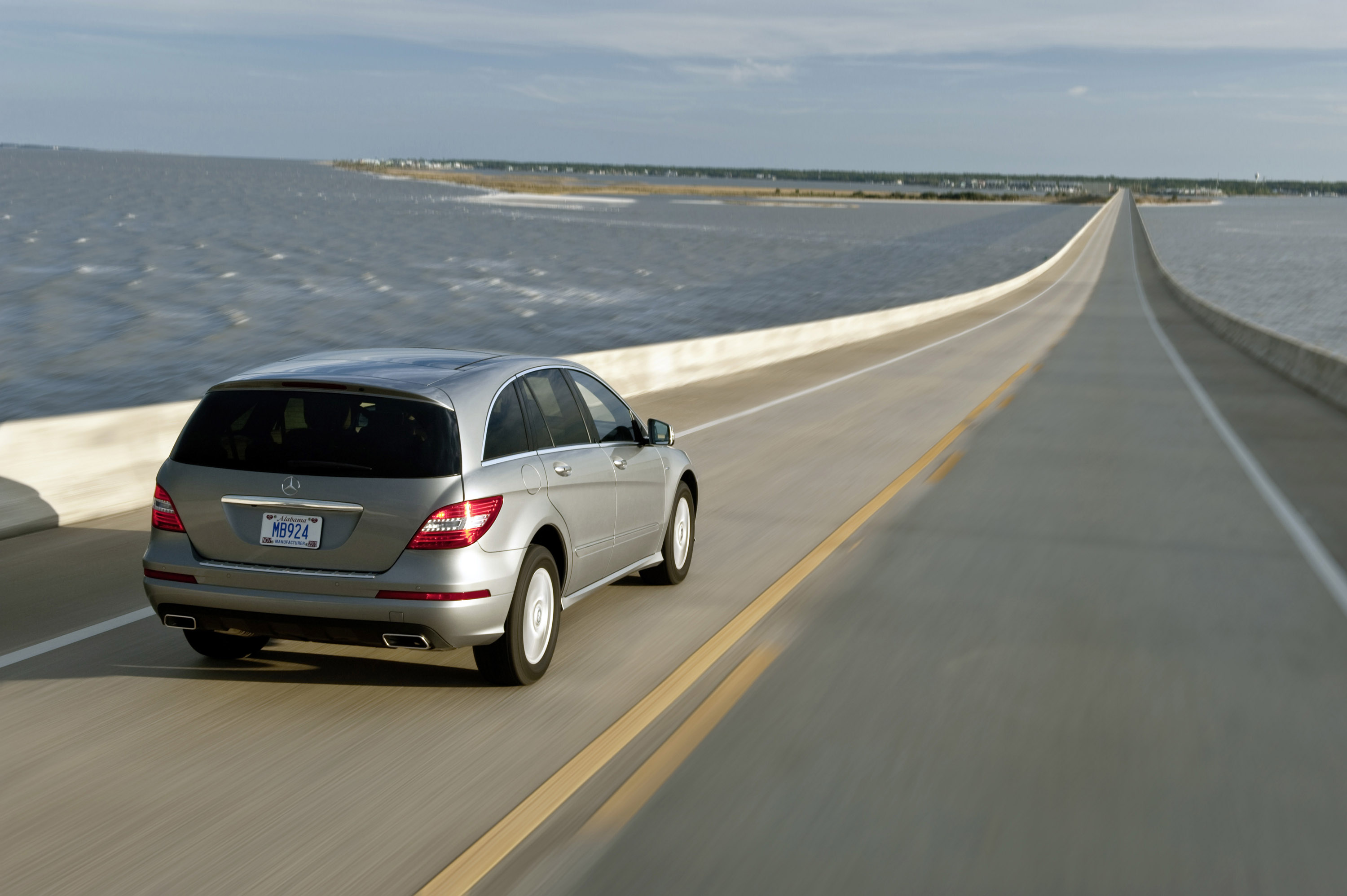 Mercedes-Benz R-Class photo #56