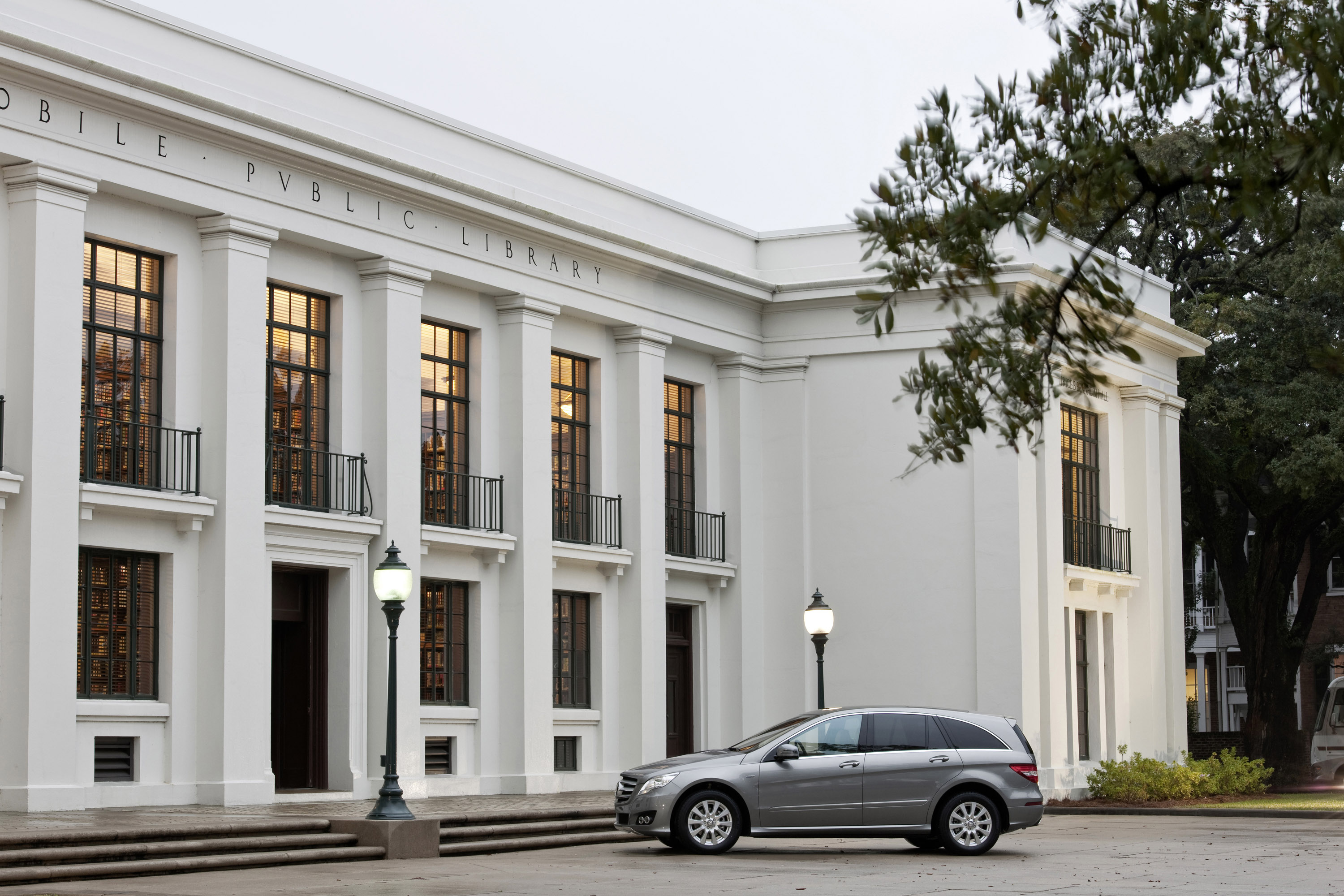 Mercedes-Benz R-Class photo #60