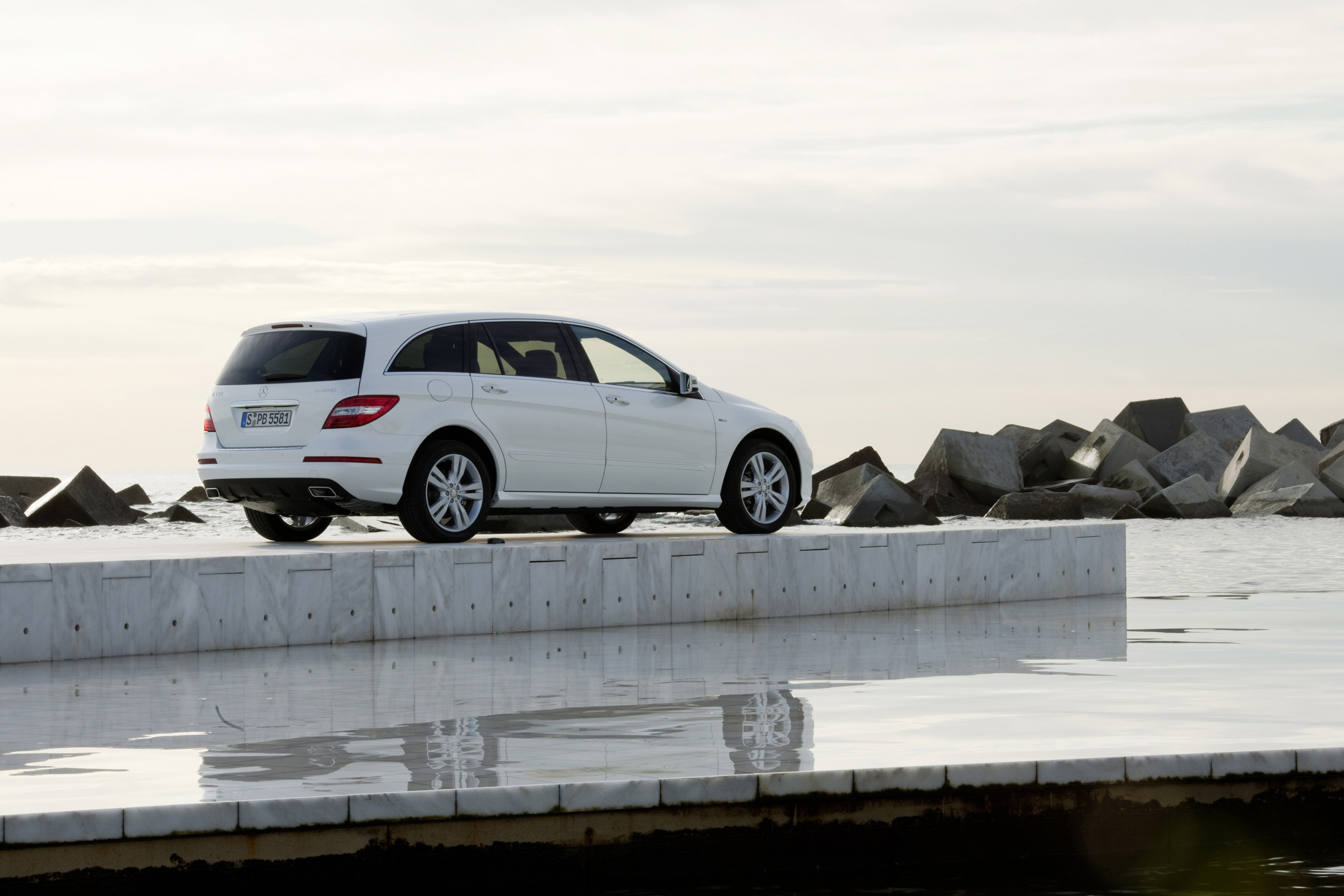 Mercedes-Benz R-Class photo #70