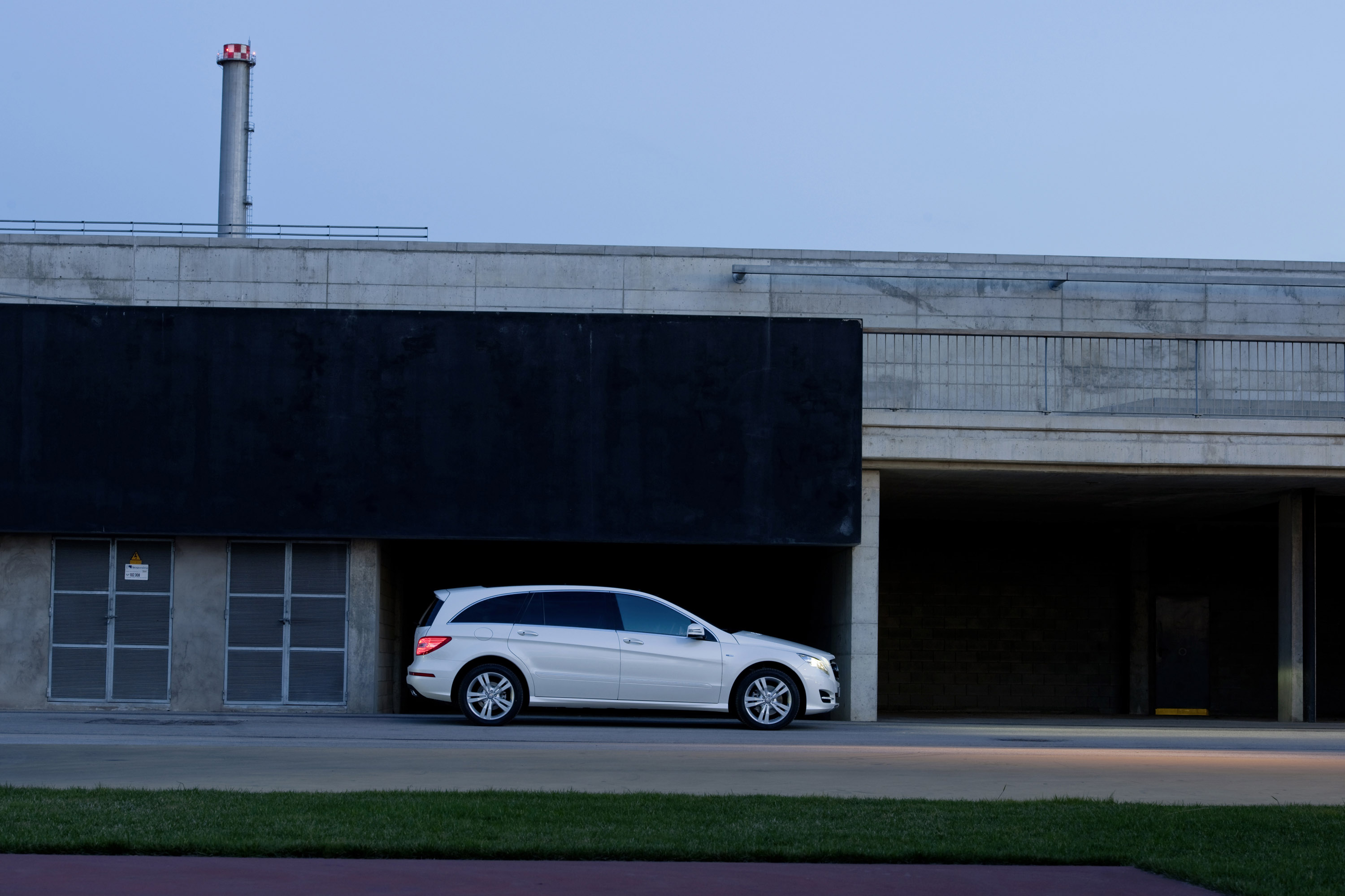Mercedes-Benz R-Class photo #71