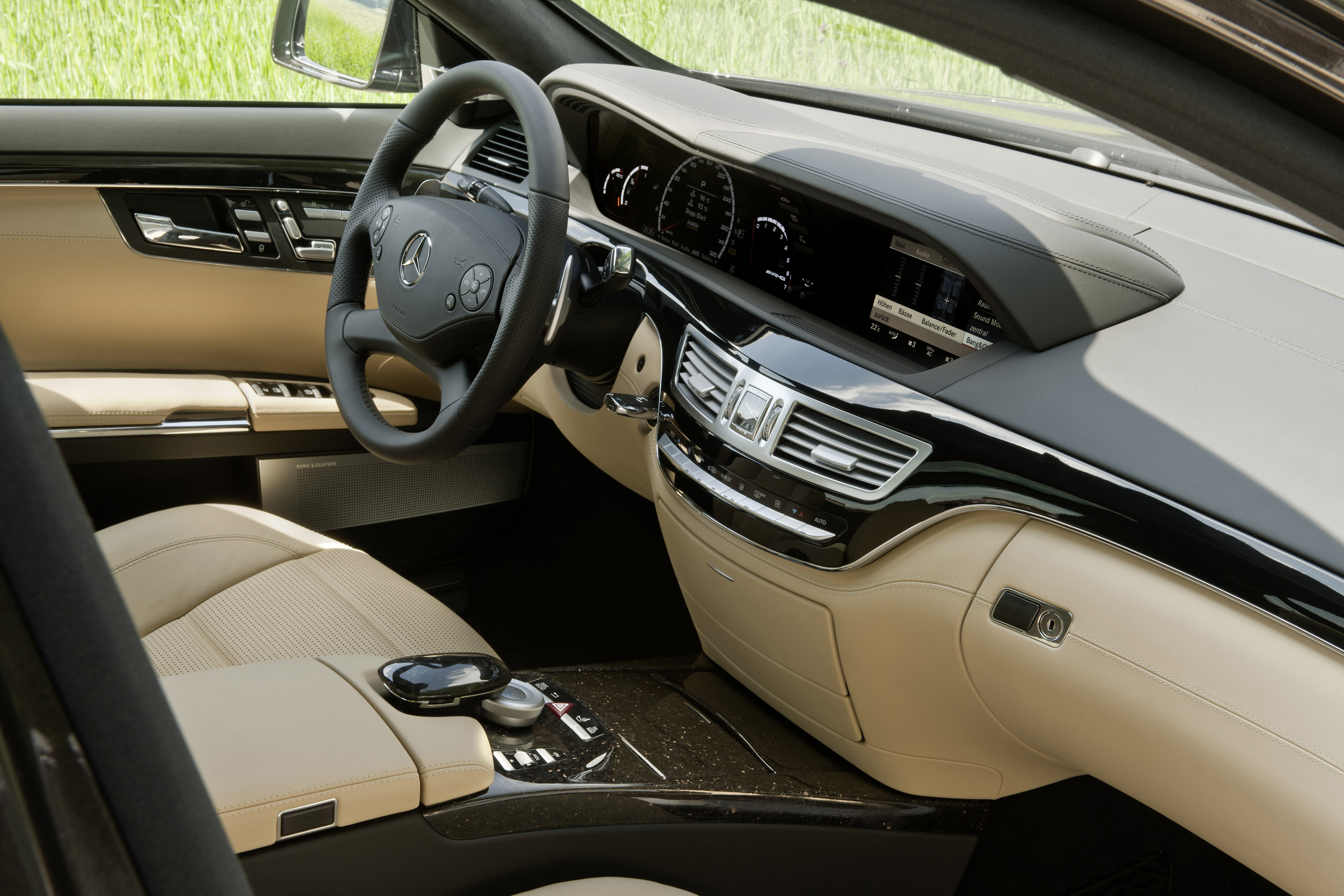 Mercedes-Benz S63 AMG photo #15