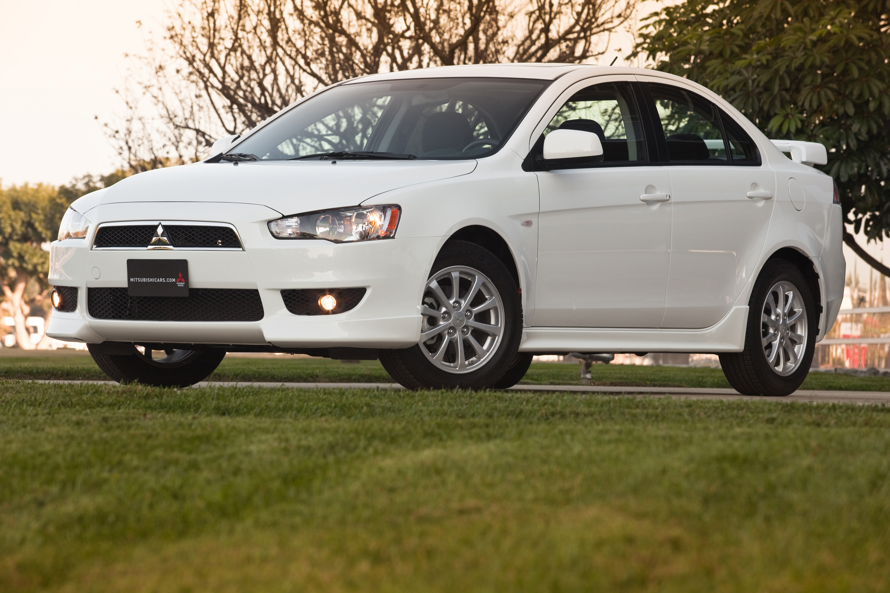 Mitsubishi Lancer photo #8
