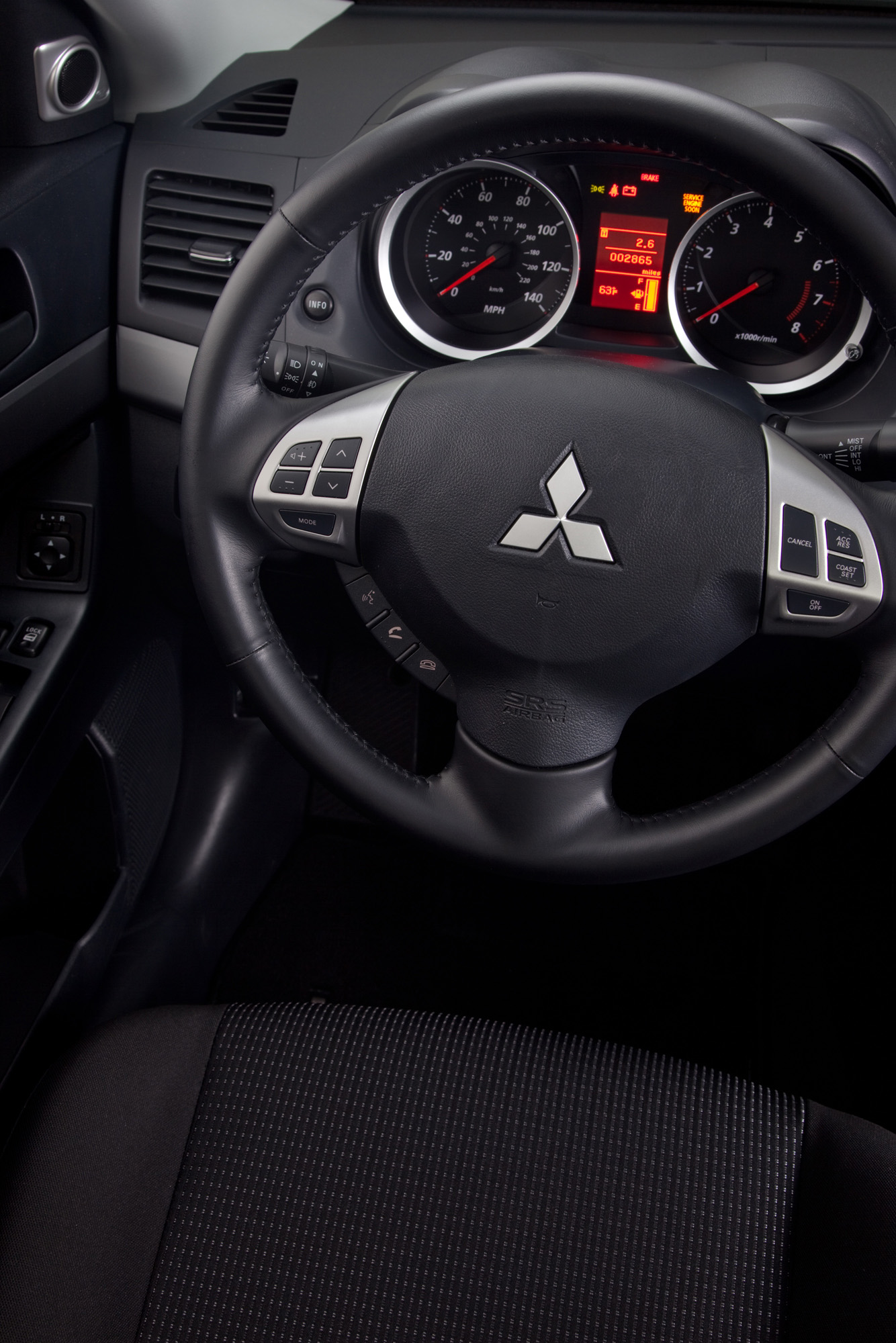 Mitsubishi Lancer photo #24