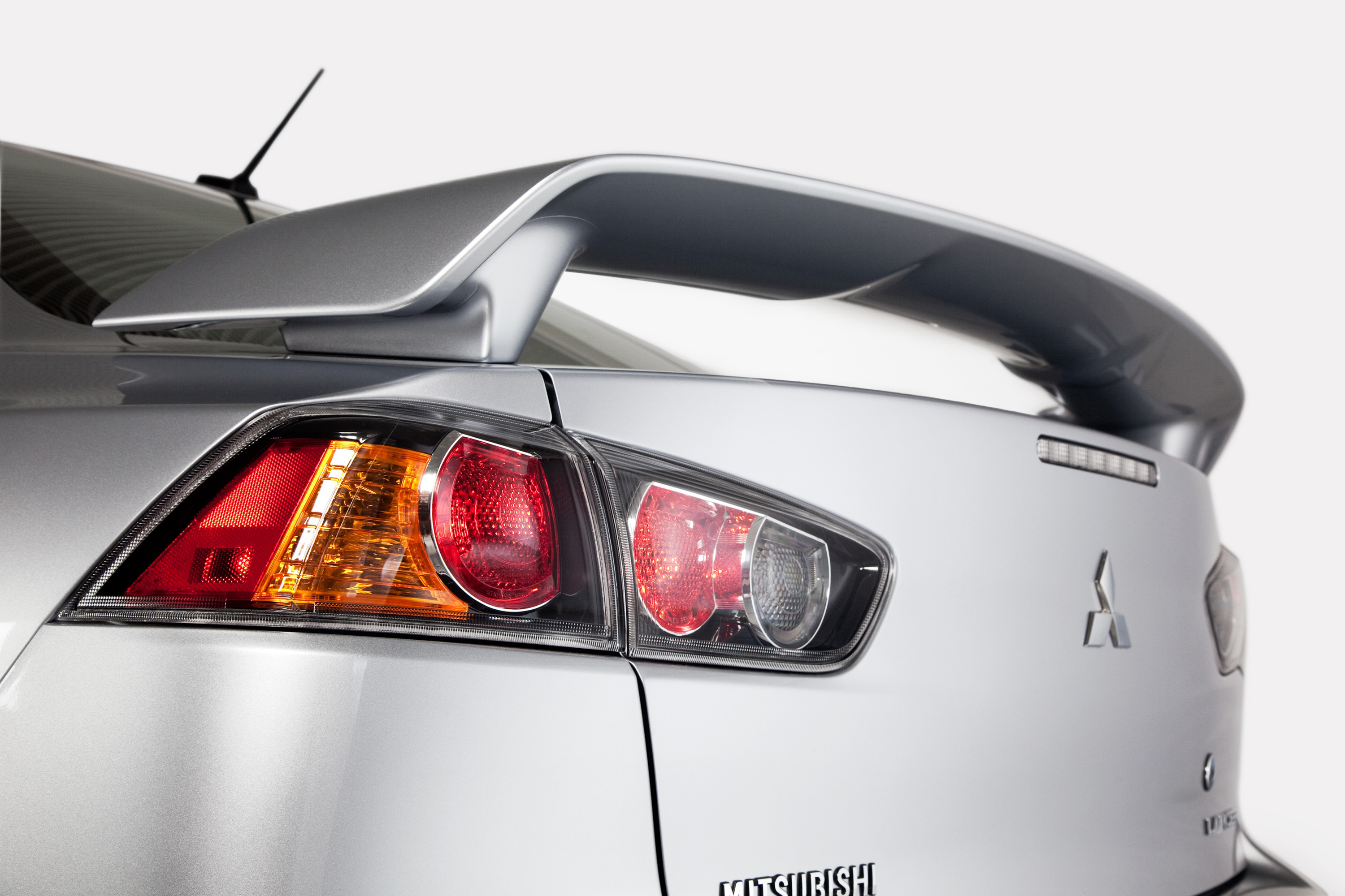 Mitsubishi Lancer photo #38