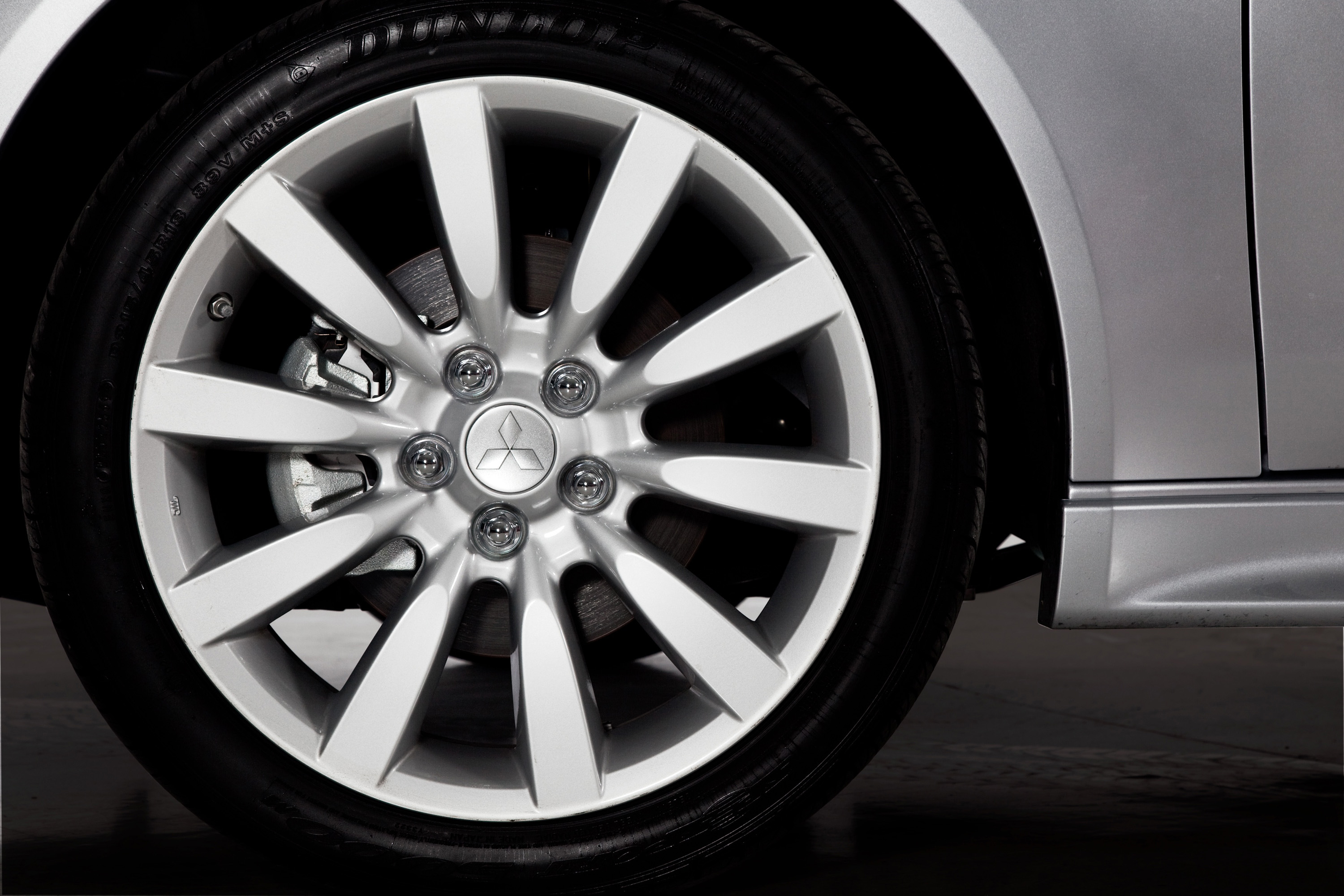 Mitsubishi Lancer photo #41