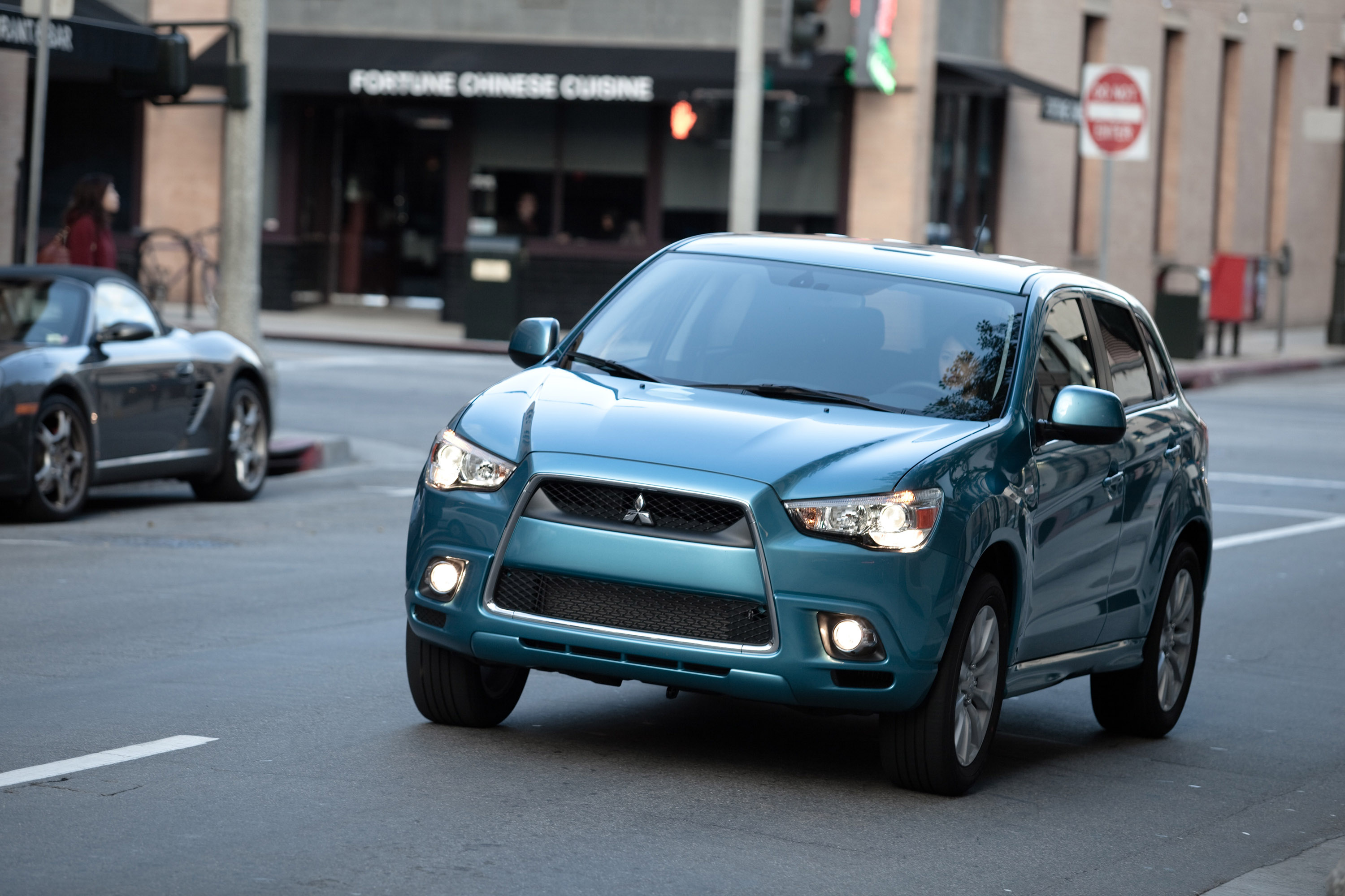 Mitsubishi Outlander Sport photo #3