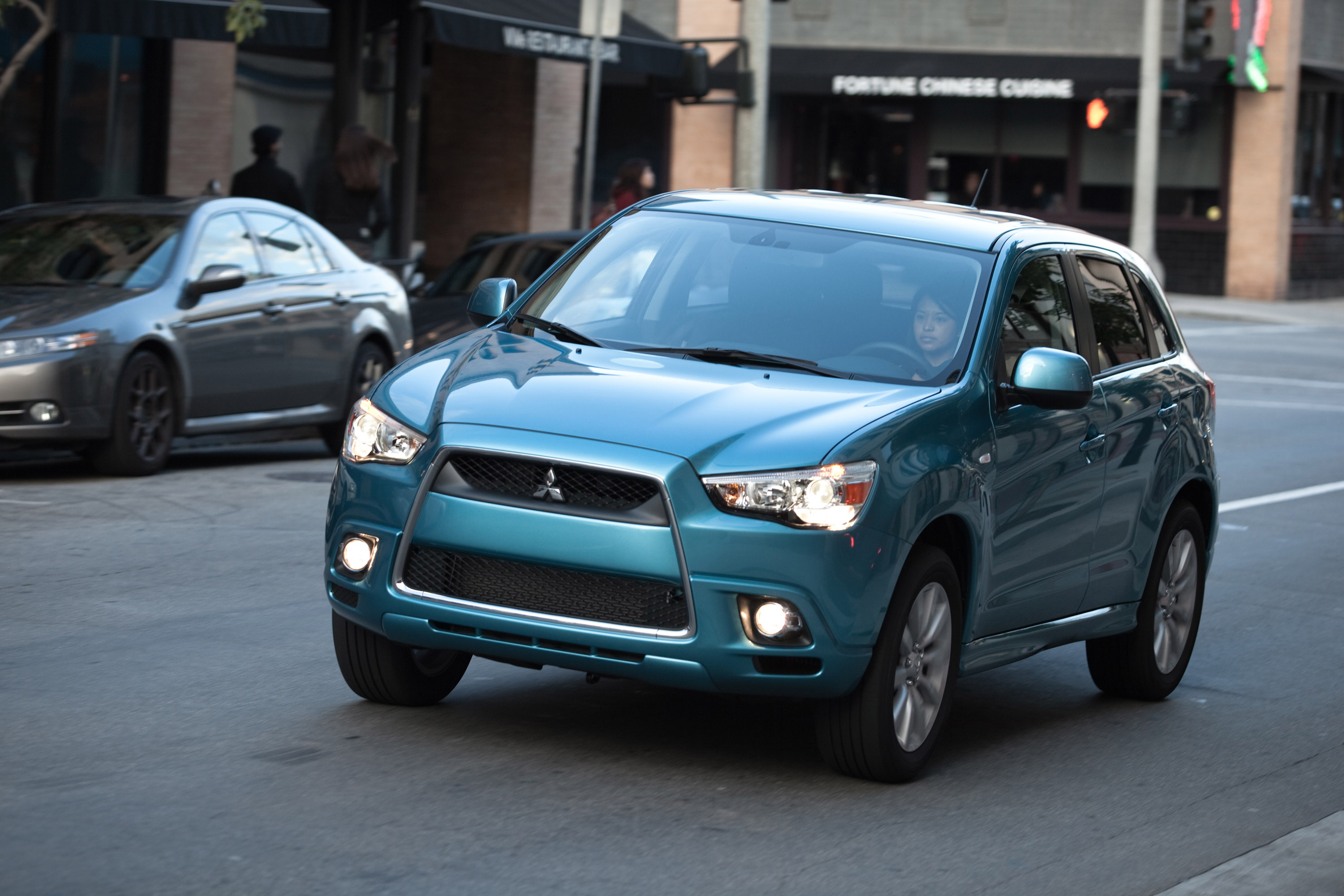 Mitsubishi Outlander Sport photo #4