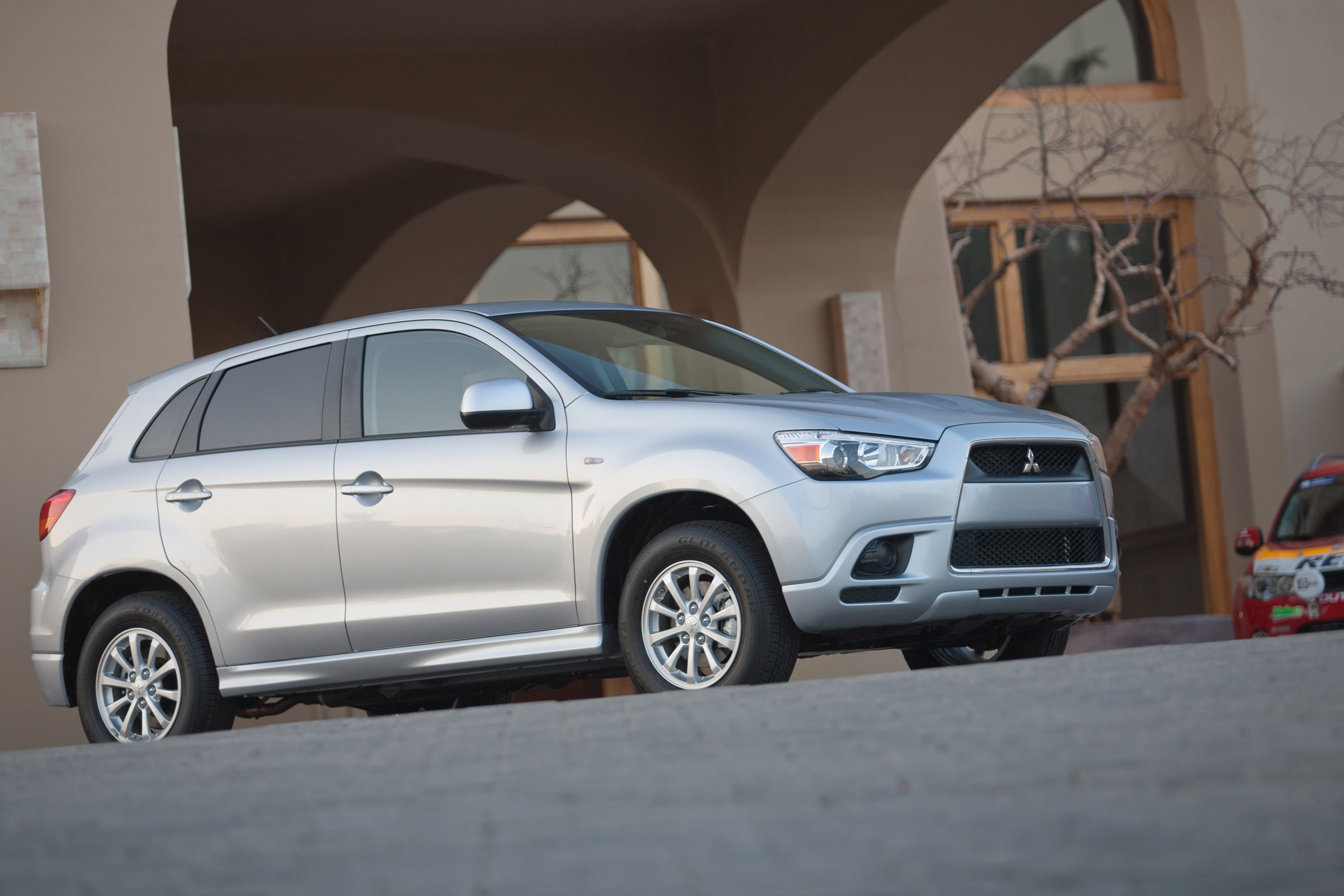 Mitsubishi Outlander Sport photo #9