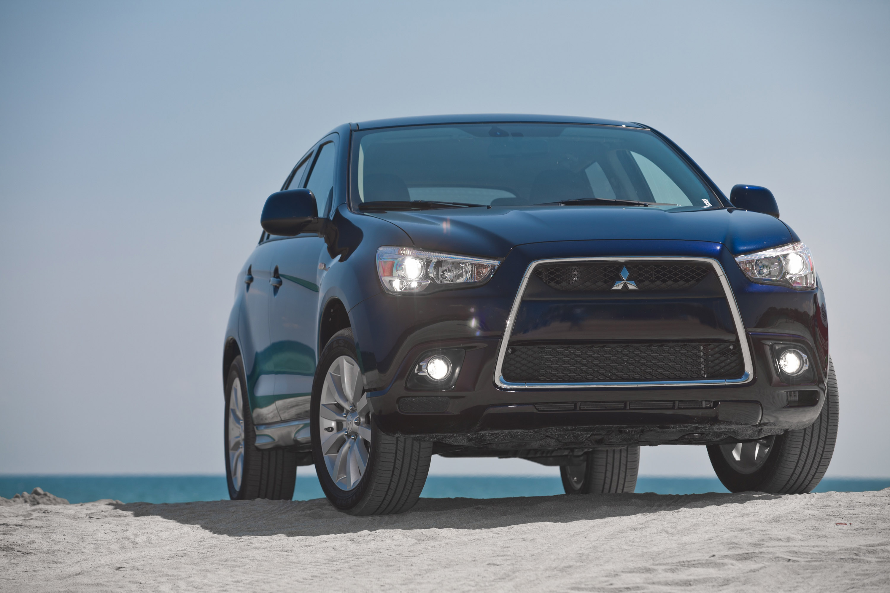 Mitsubishi Outlander Sport photo #16