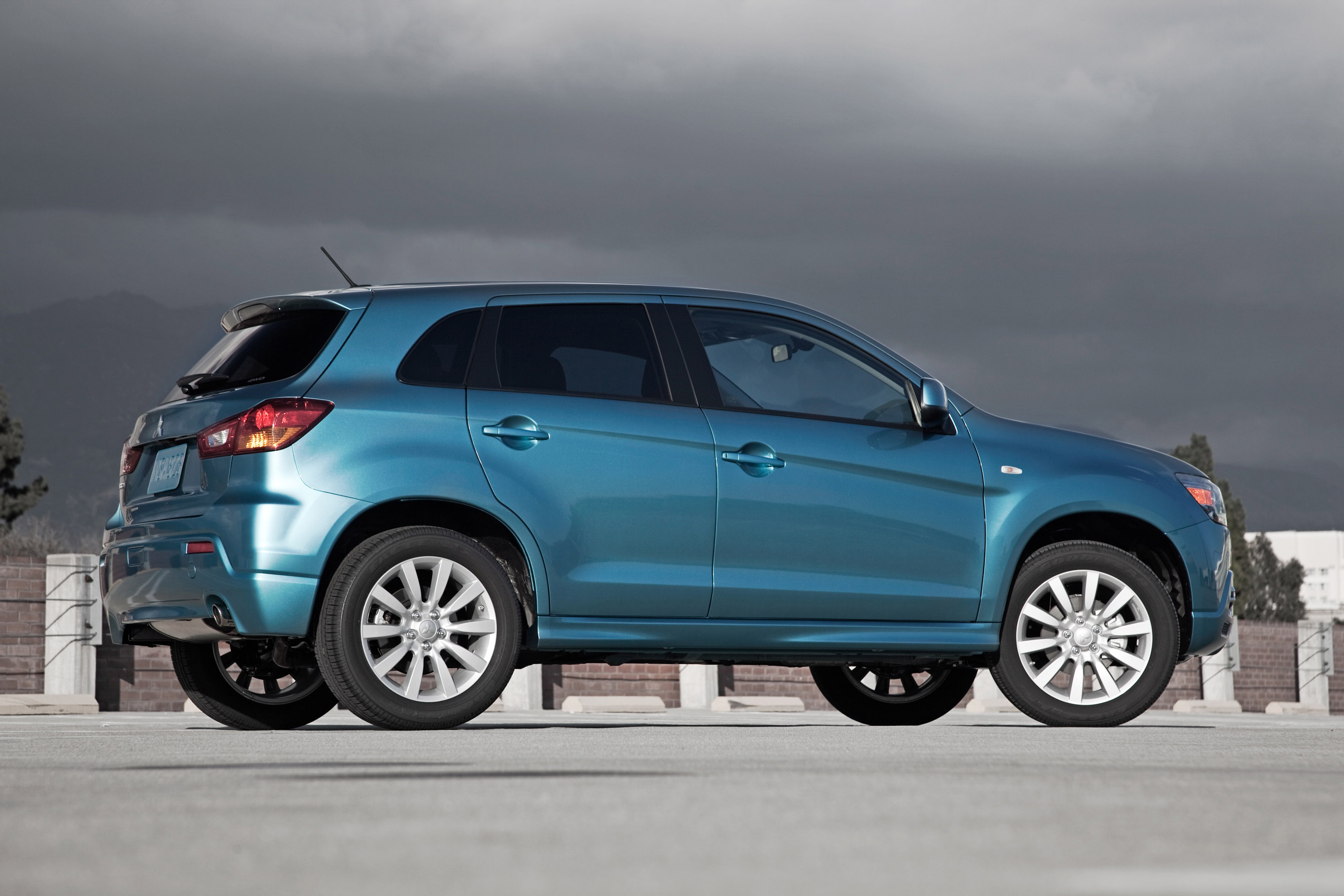 Mitsubishi Outlander Sport photo #33