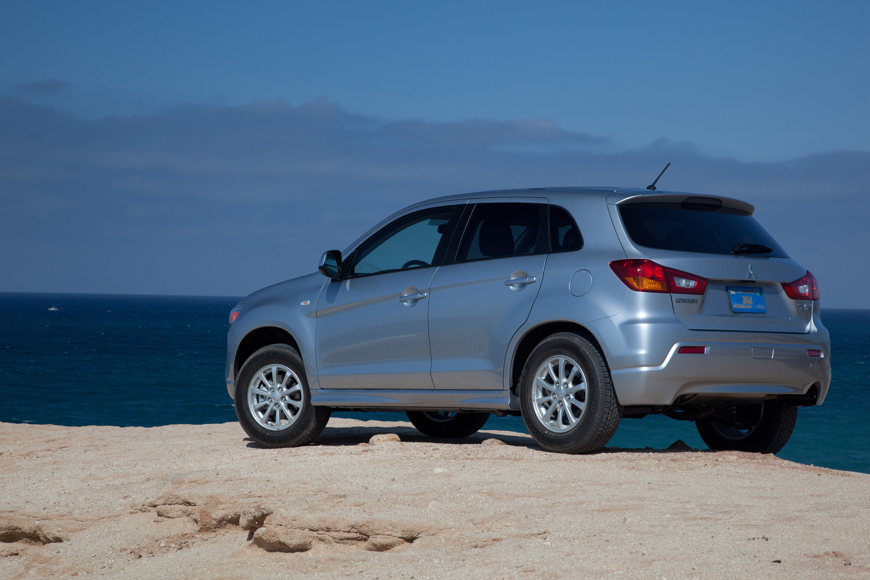 Mitsubishi Outlander Sport photo #37