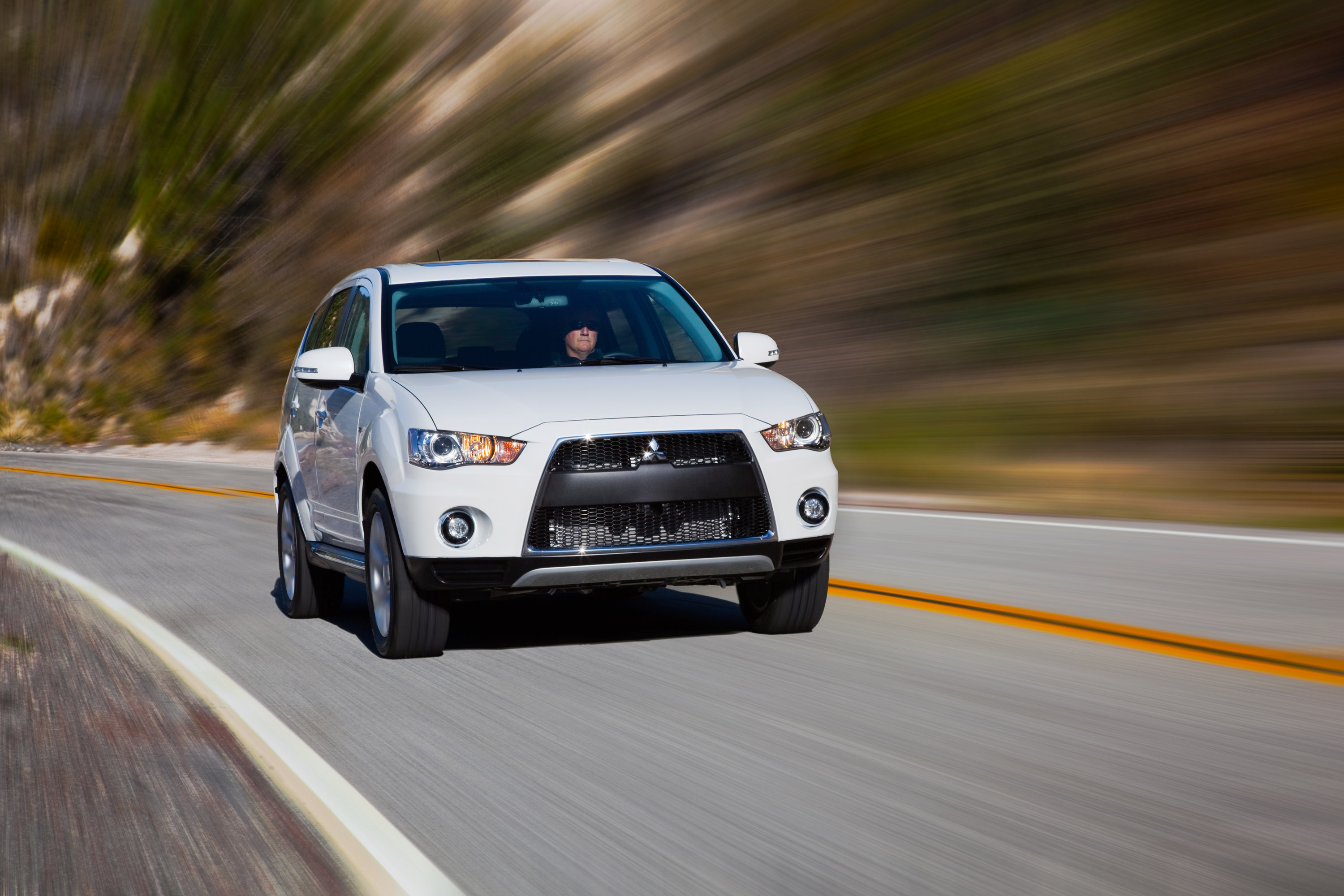 Mitsubishi Outlander photo #7