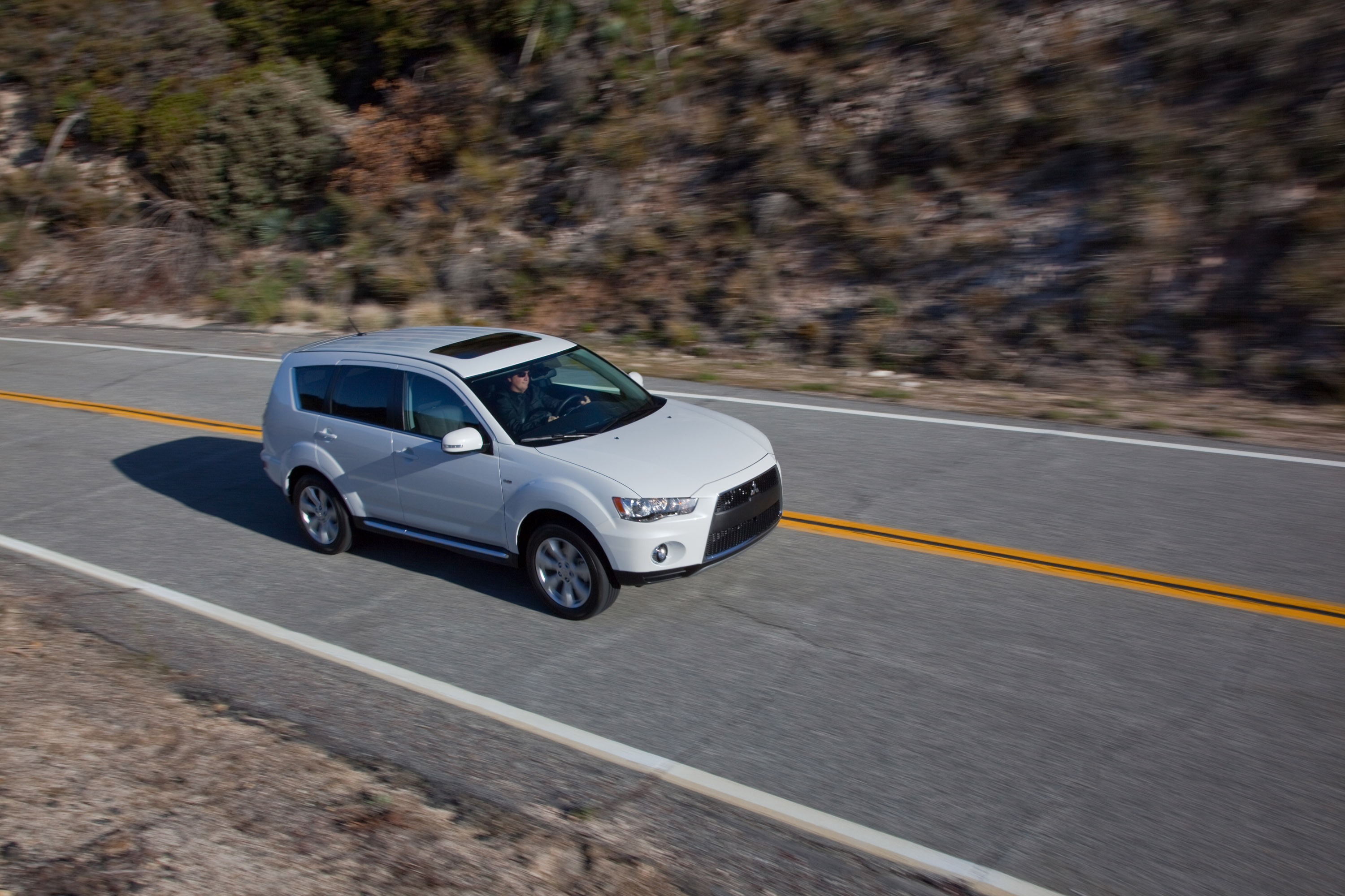 Mitsubishi Outlander photo #8