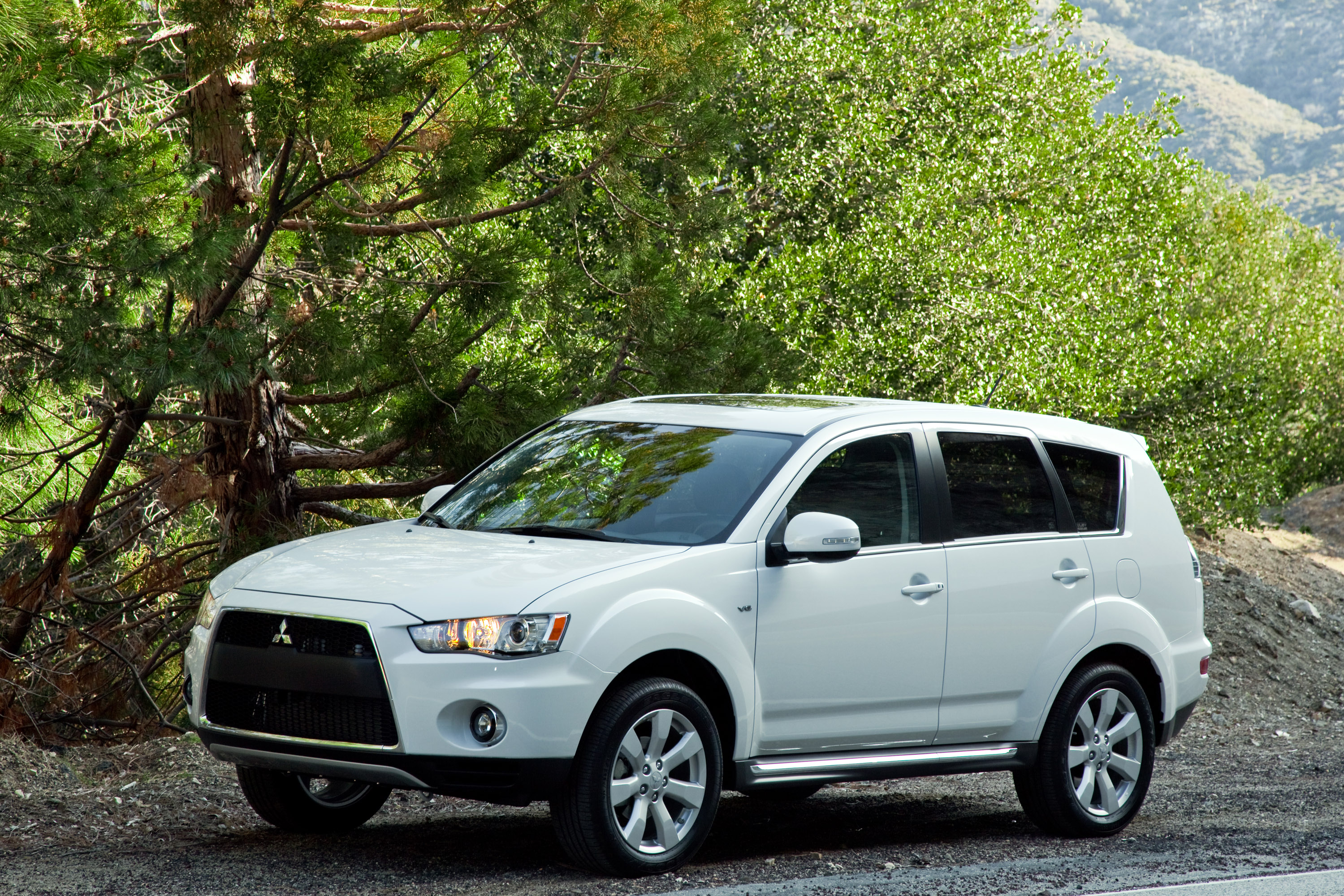 Mitsubishi Outlander photo #9