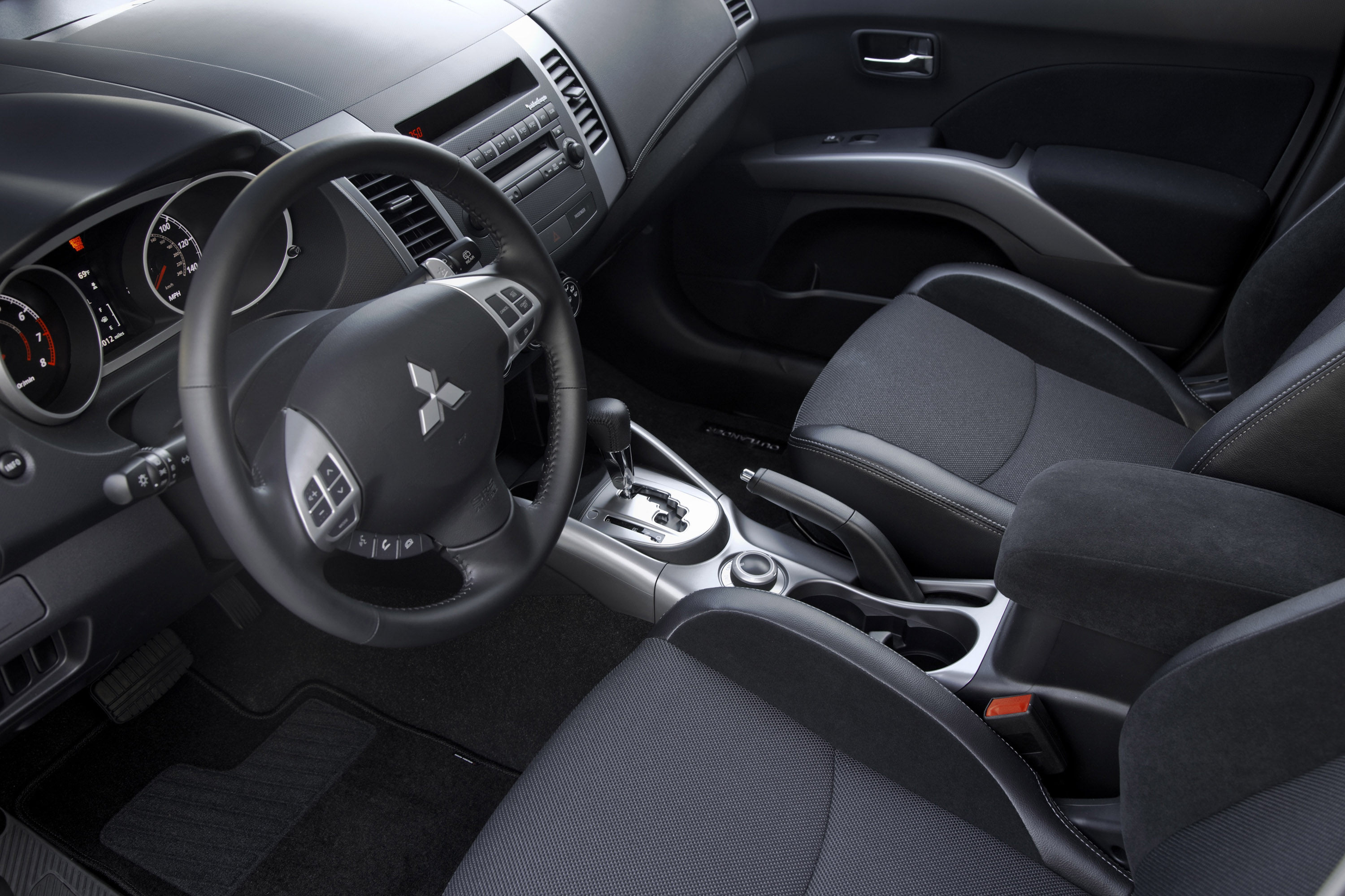 Mitsubishi Outlander photo #21