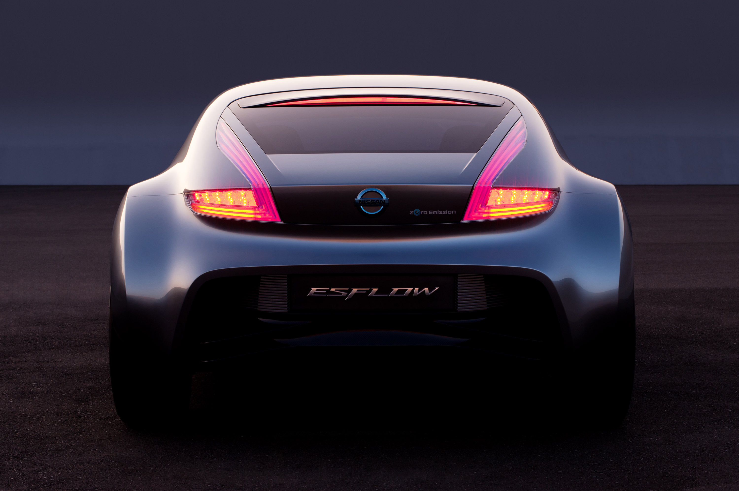 Nissan ESFLOW Concept photo #20