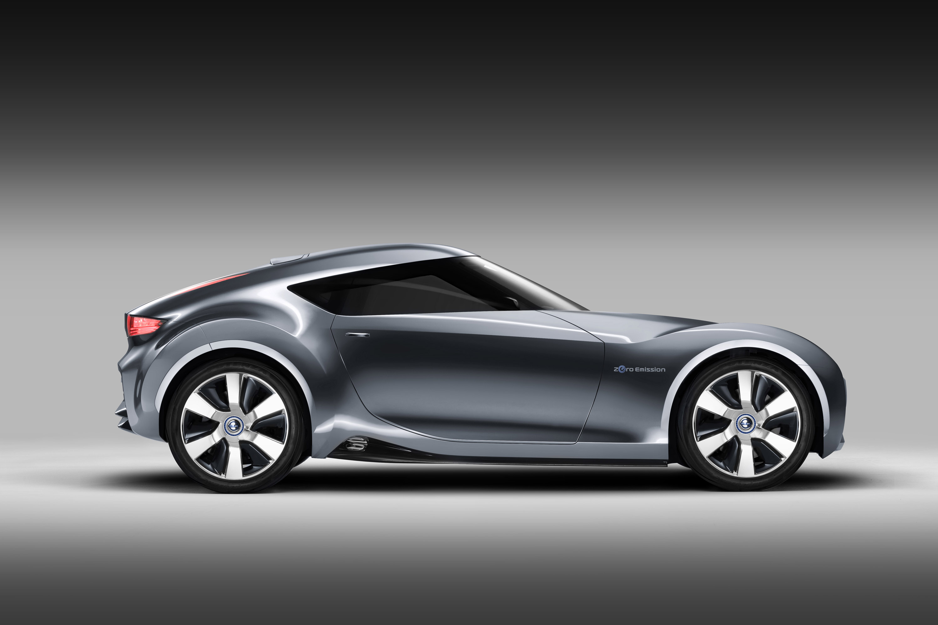 Nissan ESFLOW Concept photo #25