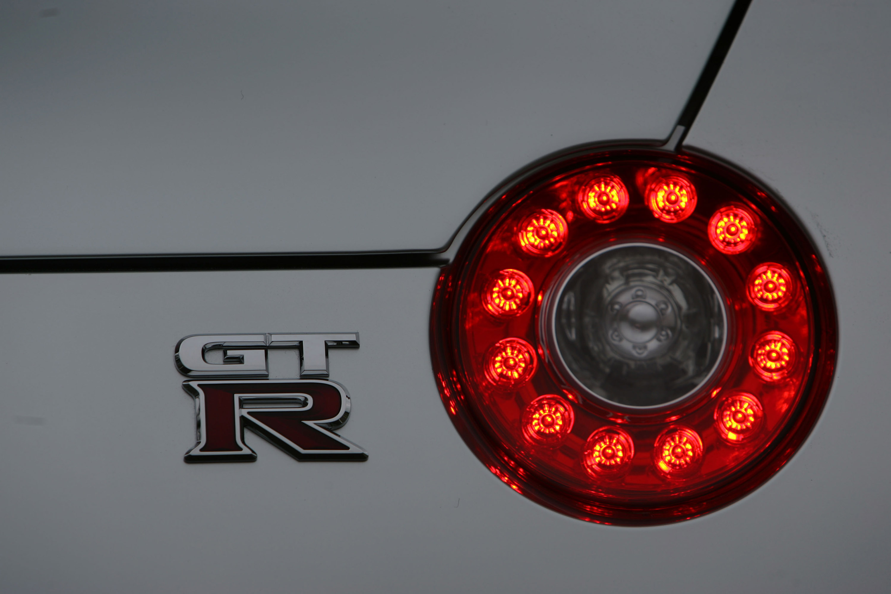 Nissan GT-R photo #20