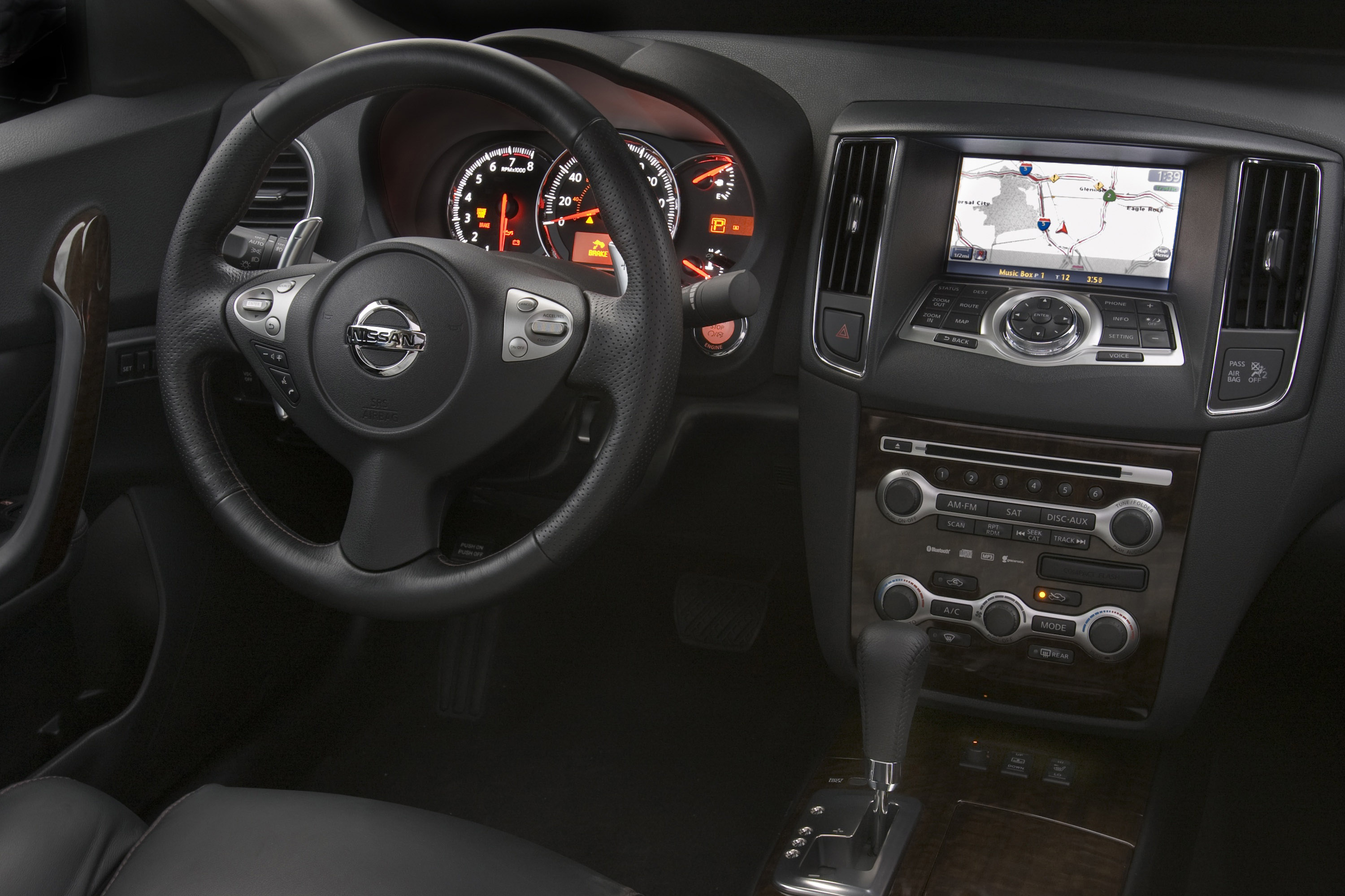 Nissan Maxima photo #16