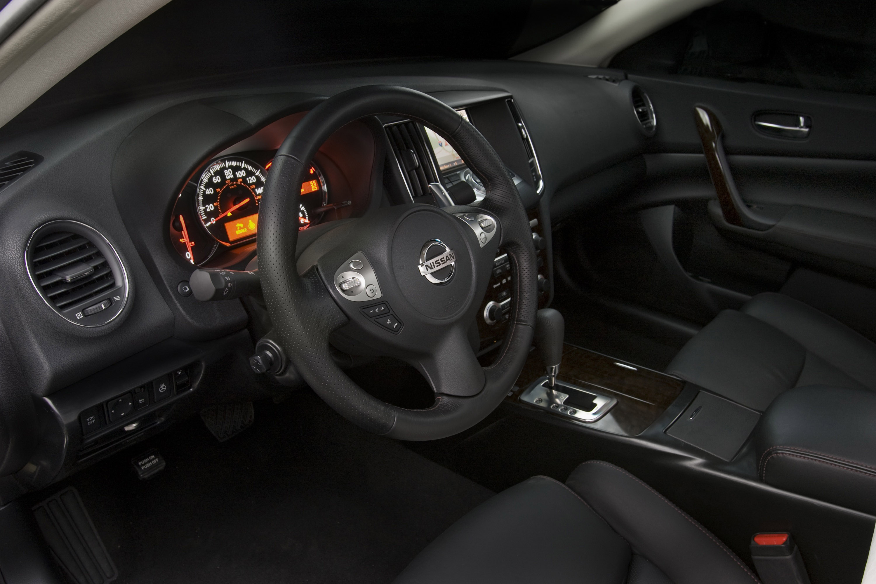 Nissan Maxima photo #18