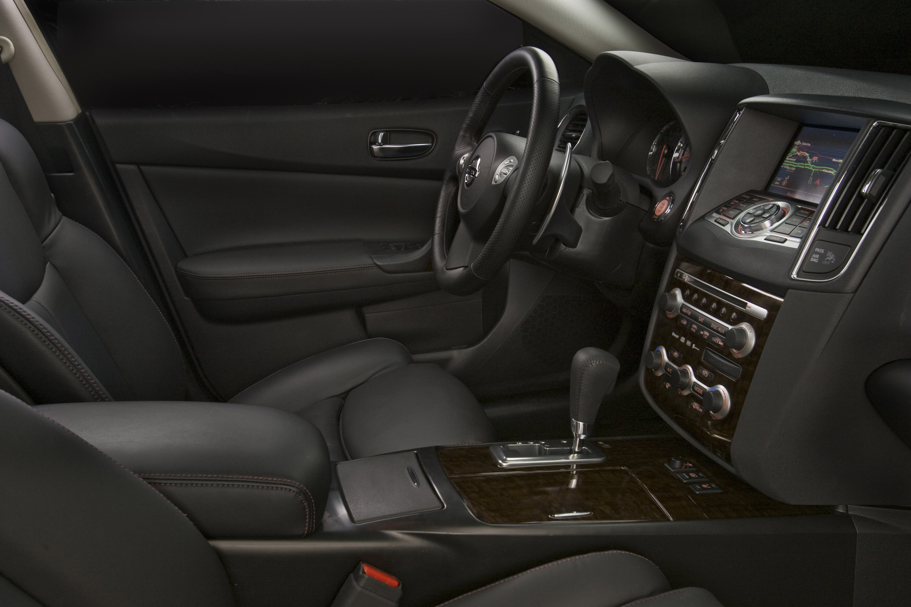 Nissan Maxima photo #19