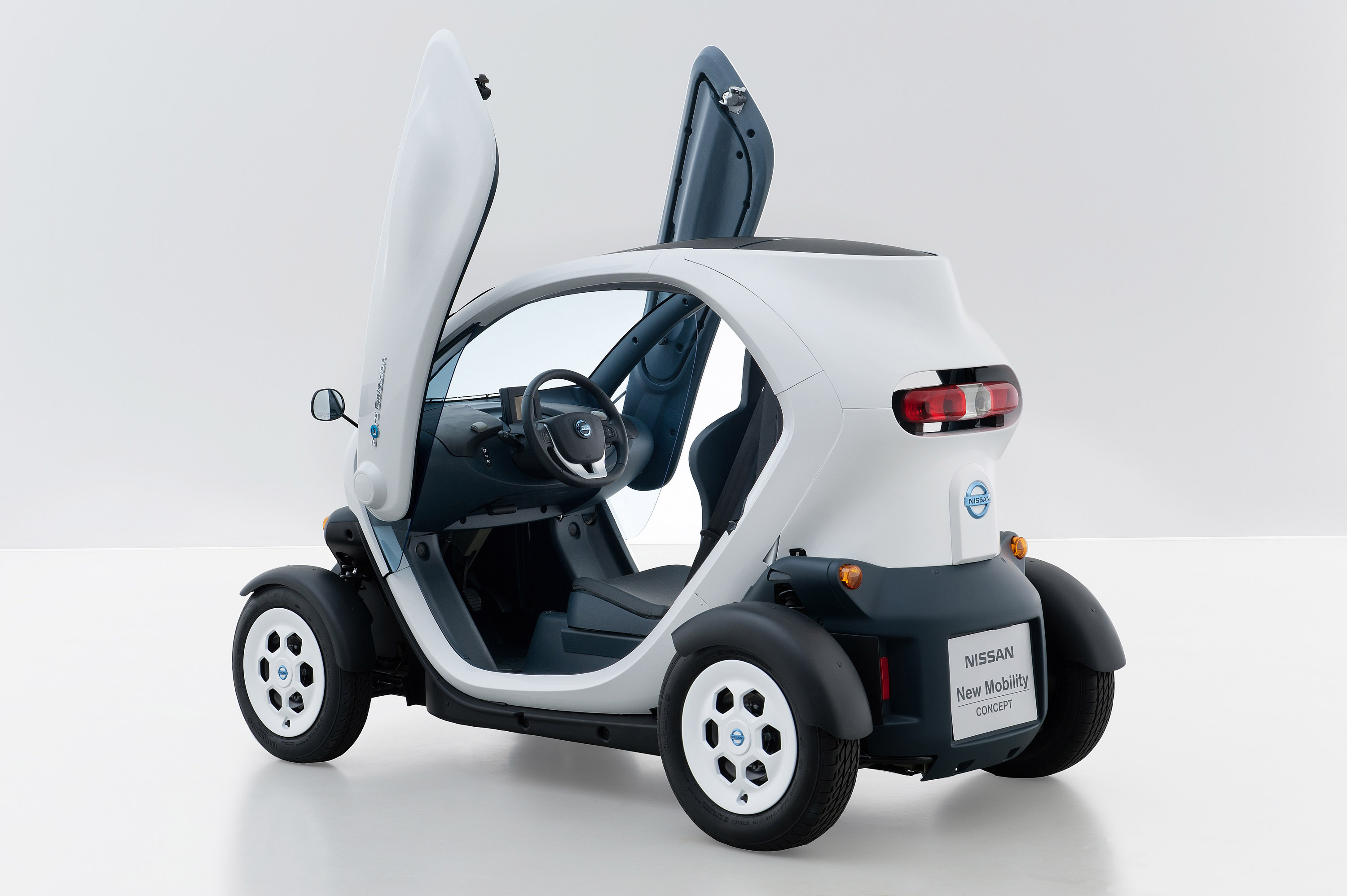 Nissan New Mobility Concept photo #13