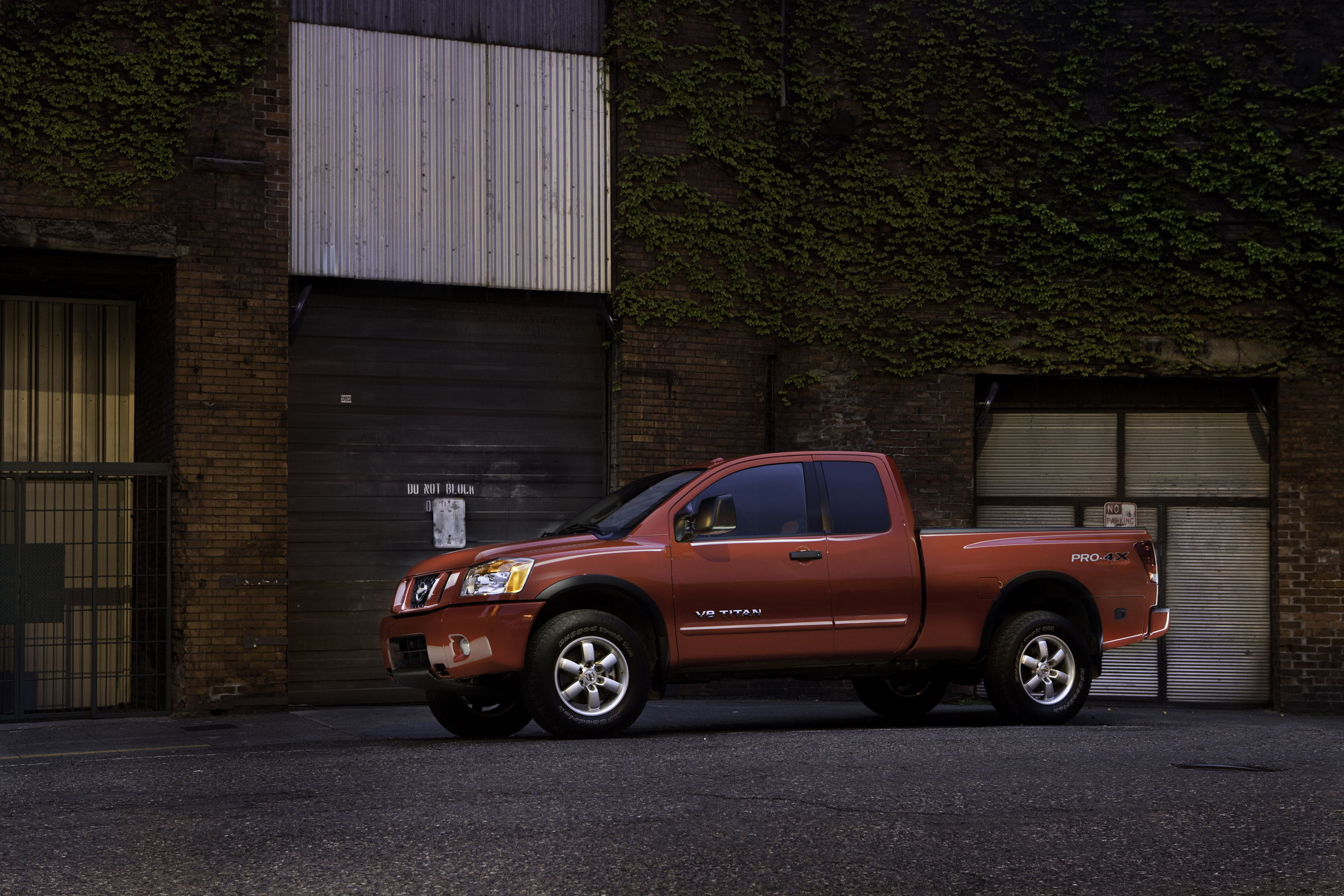 Nissan Titan photo #19