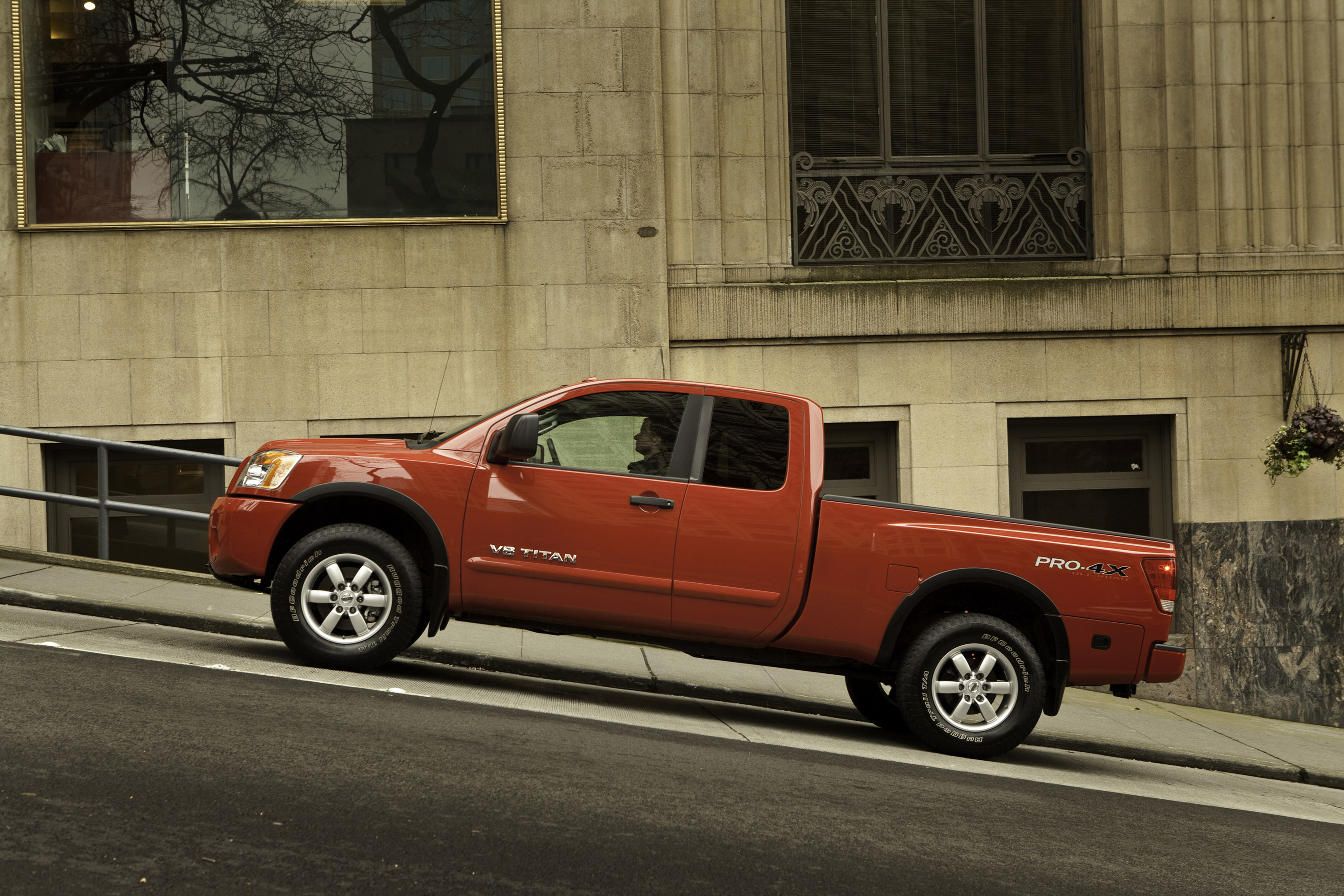 Nissan Titan photo #20